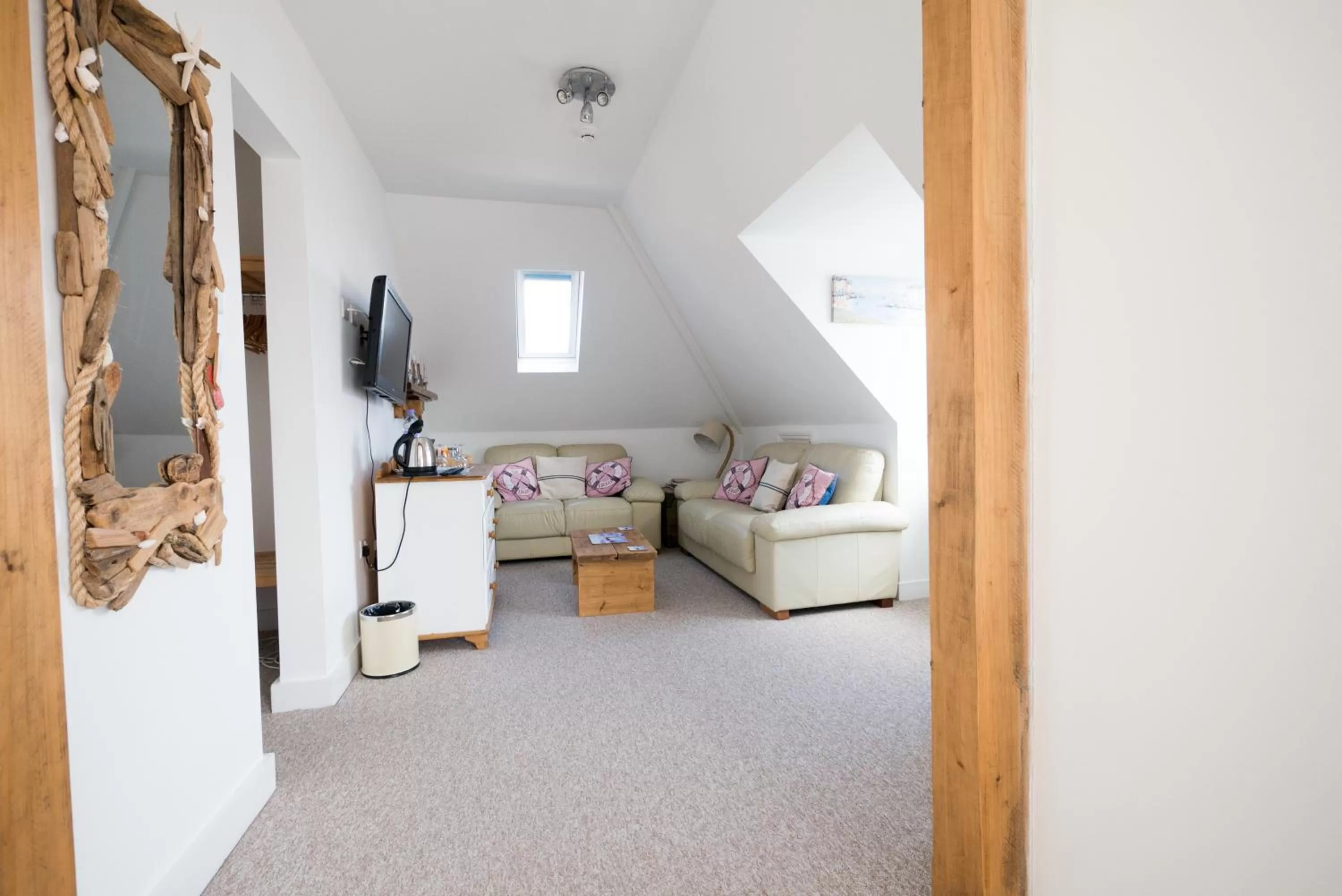 Seating area in Southern Breeze Lodge - Adults Only