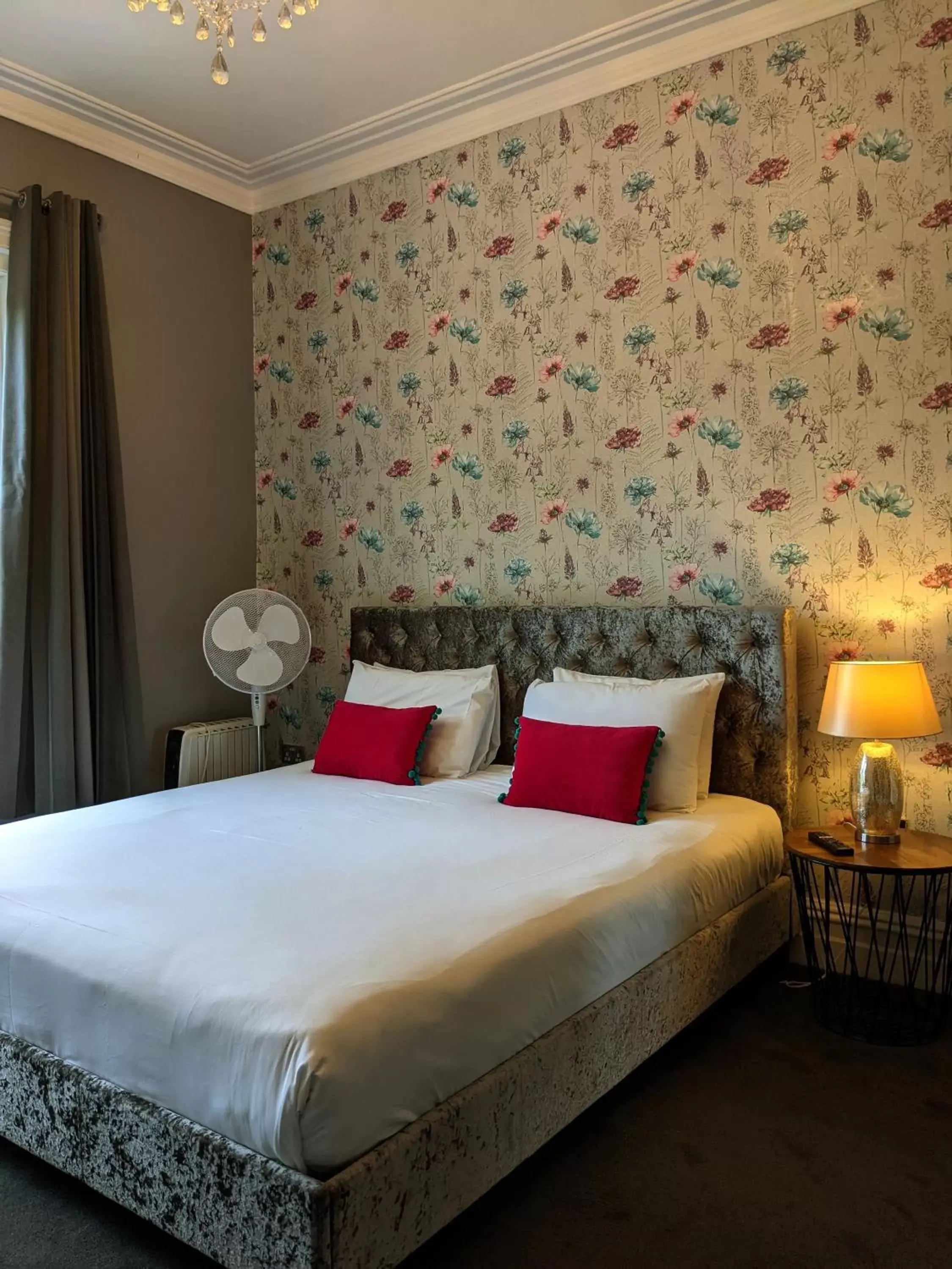 Bedroom, Bed in Blue Keys Hotel Southampton