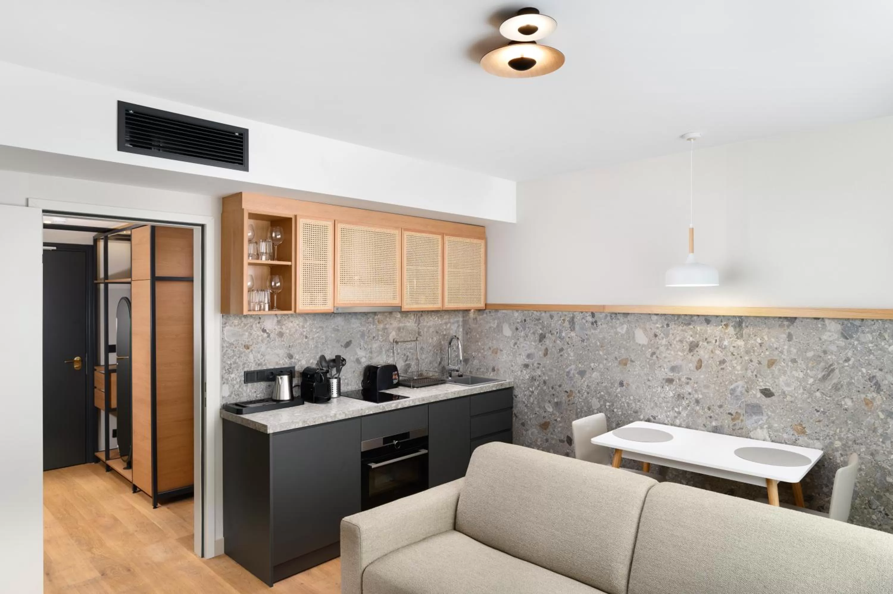 Kitchen or kitchenette in Mercure Debrecen