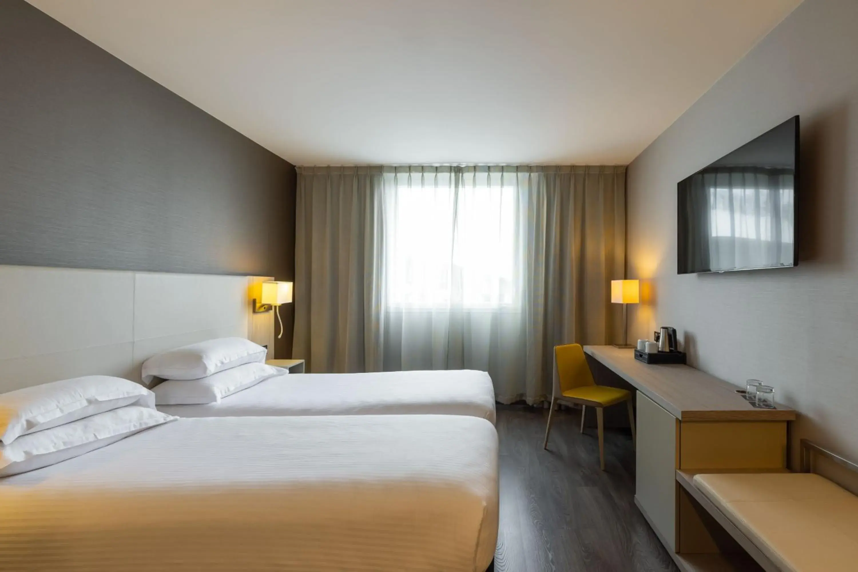 Photo of the whole room, Bed in AC Hotel by Marriott Marseille Prado Vélodrome