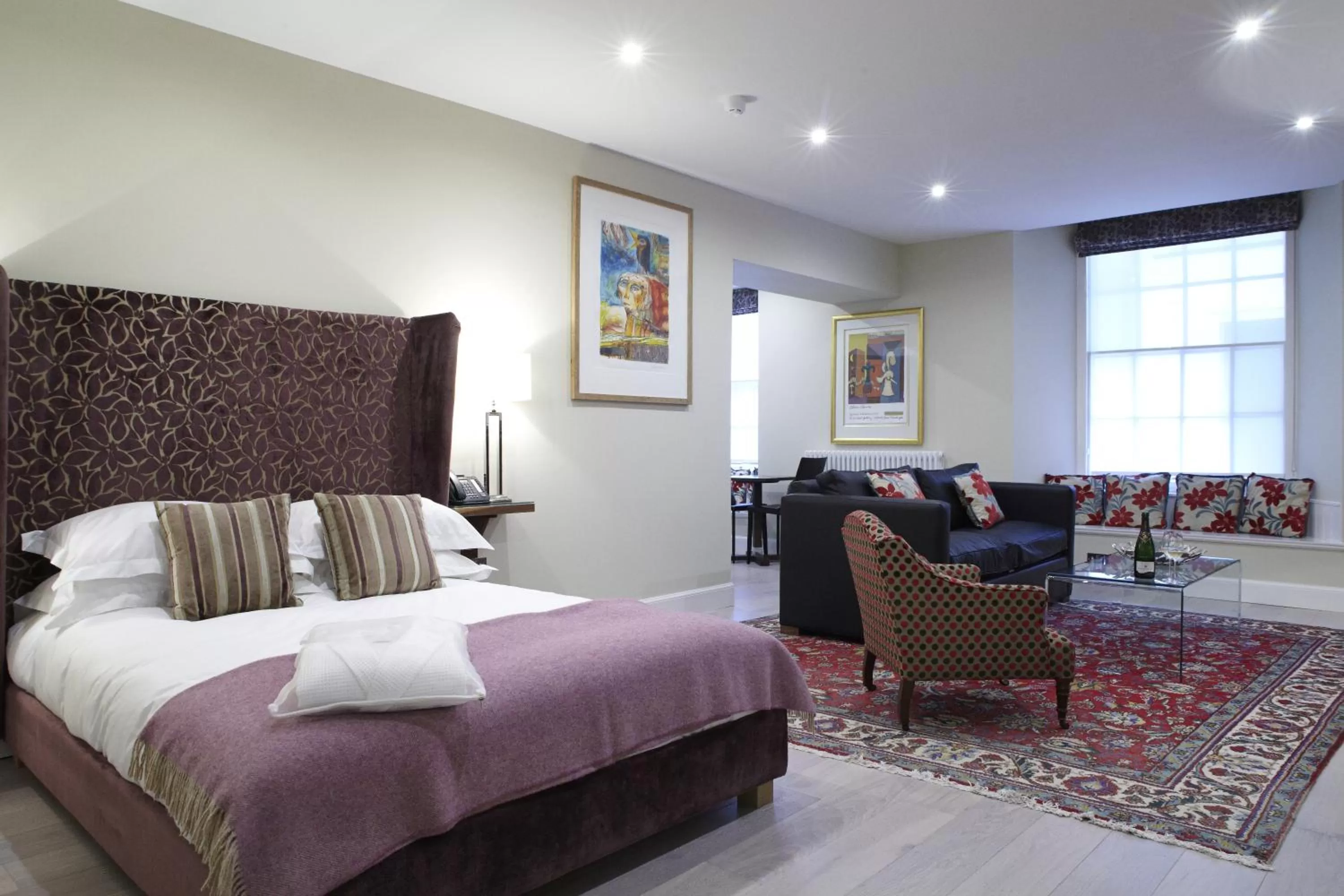 Photo of the whole room, Bed in 24 Royal Terrace