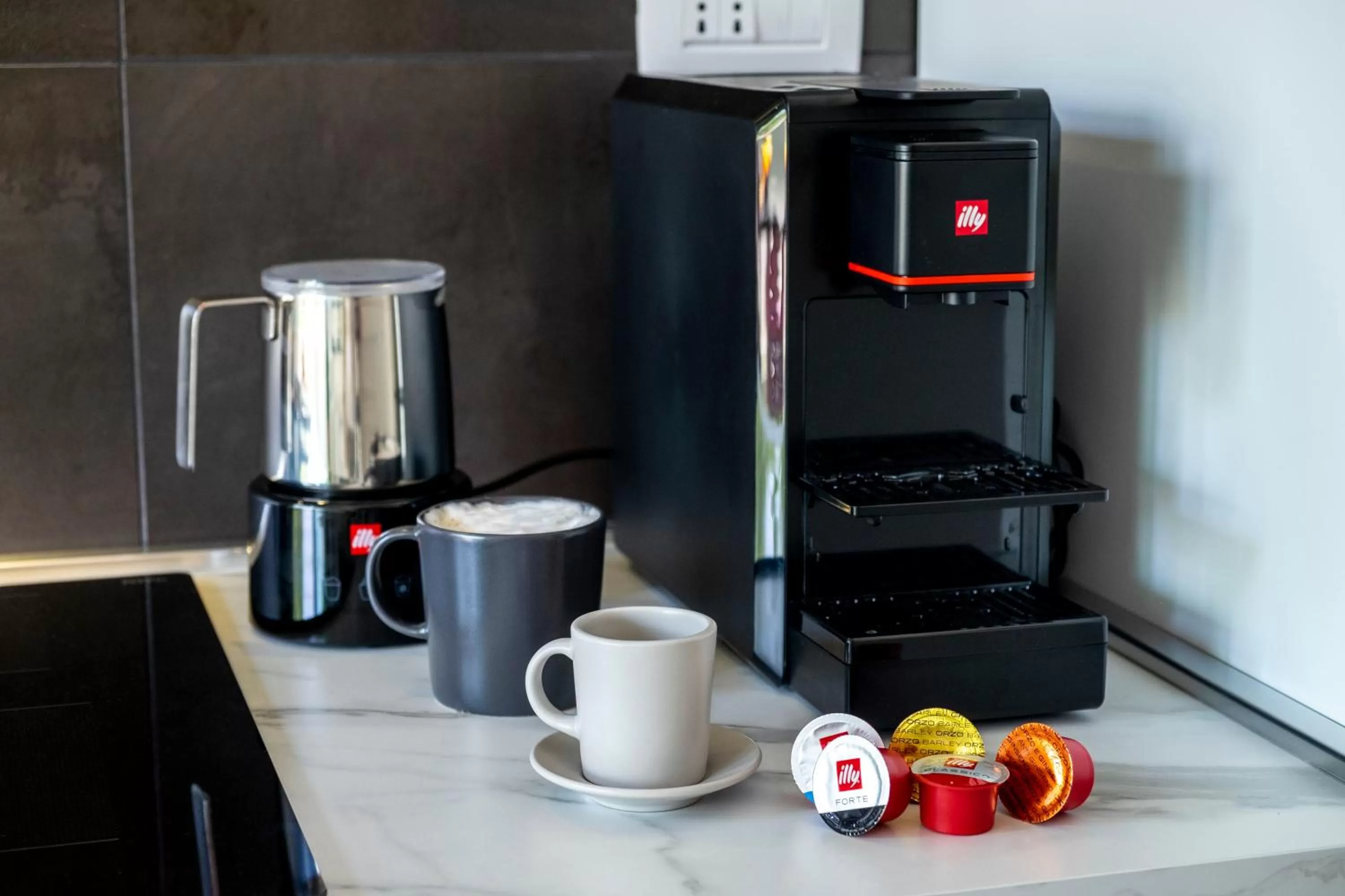Coffee/tea facilities in Enjoy Living