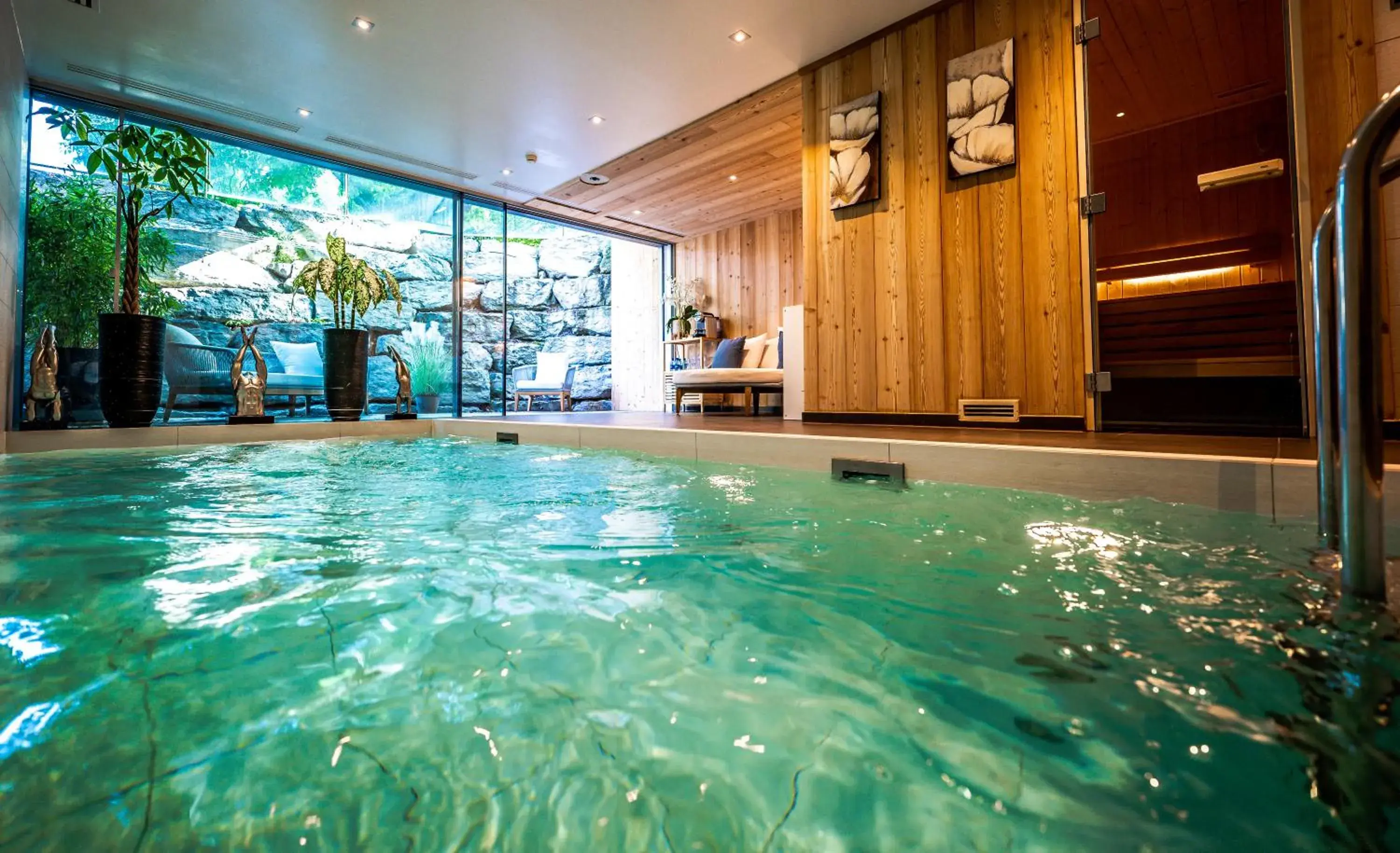 Swimming pool in Hostellerie Le Petit Manoir Swimming pool in Hostellerie Le Petit Manoir