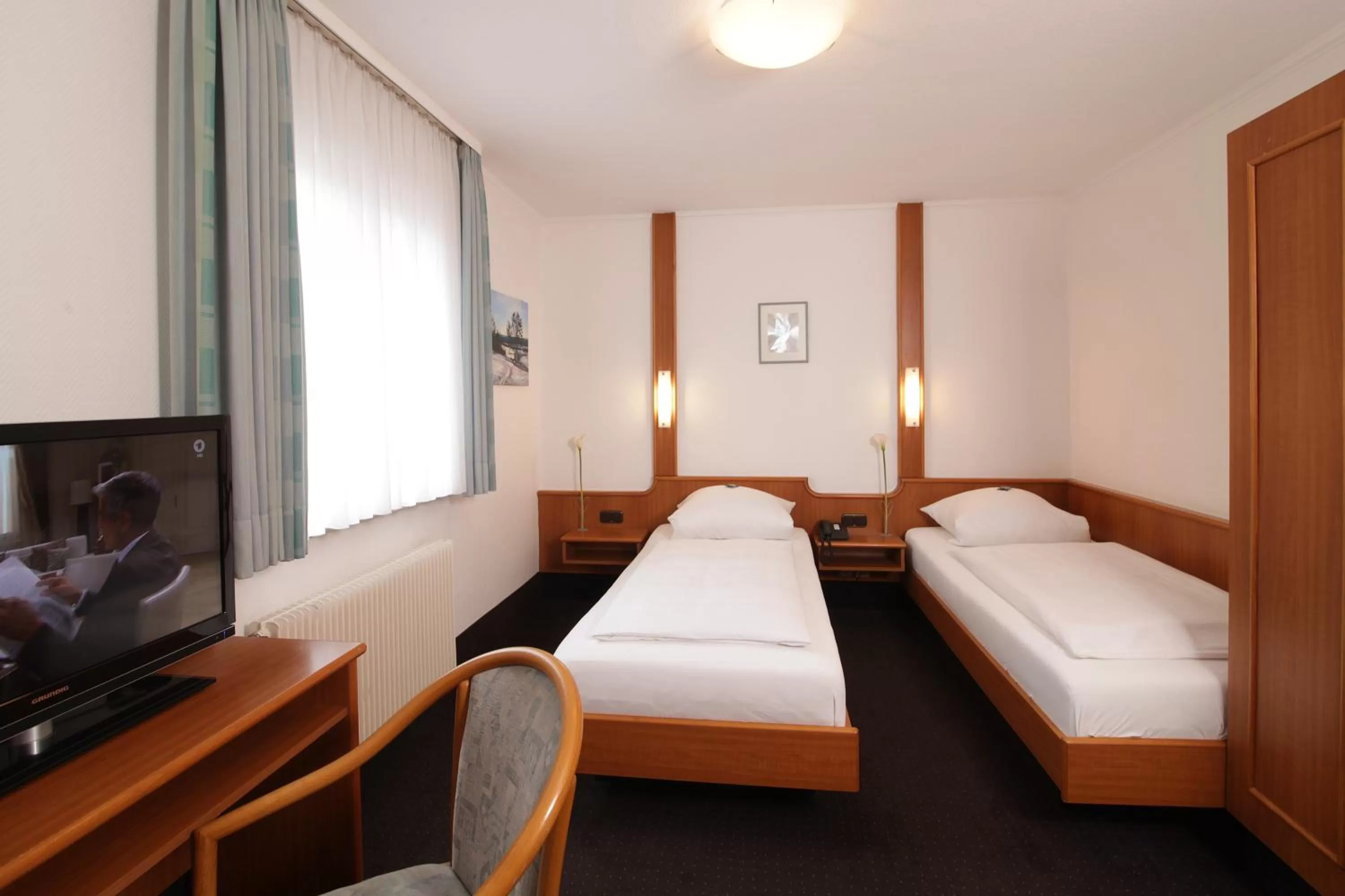 Bedroom, Bed in Hotel und Gasthof Ritter St. Georg