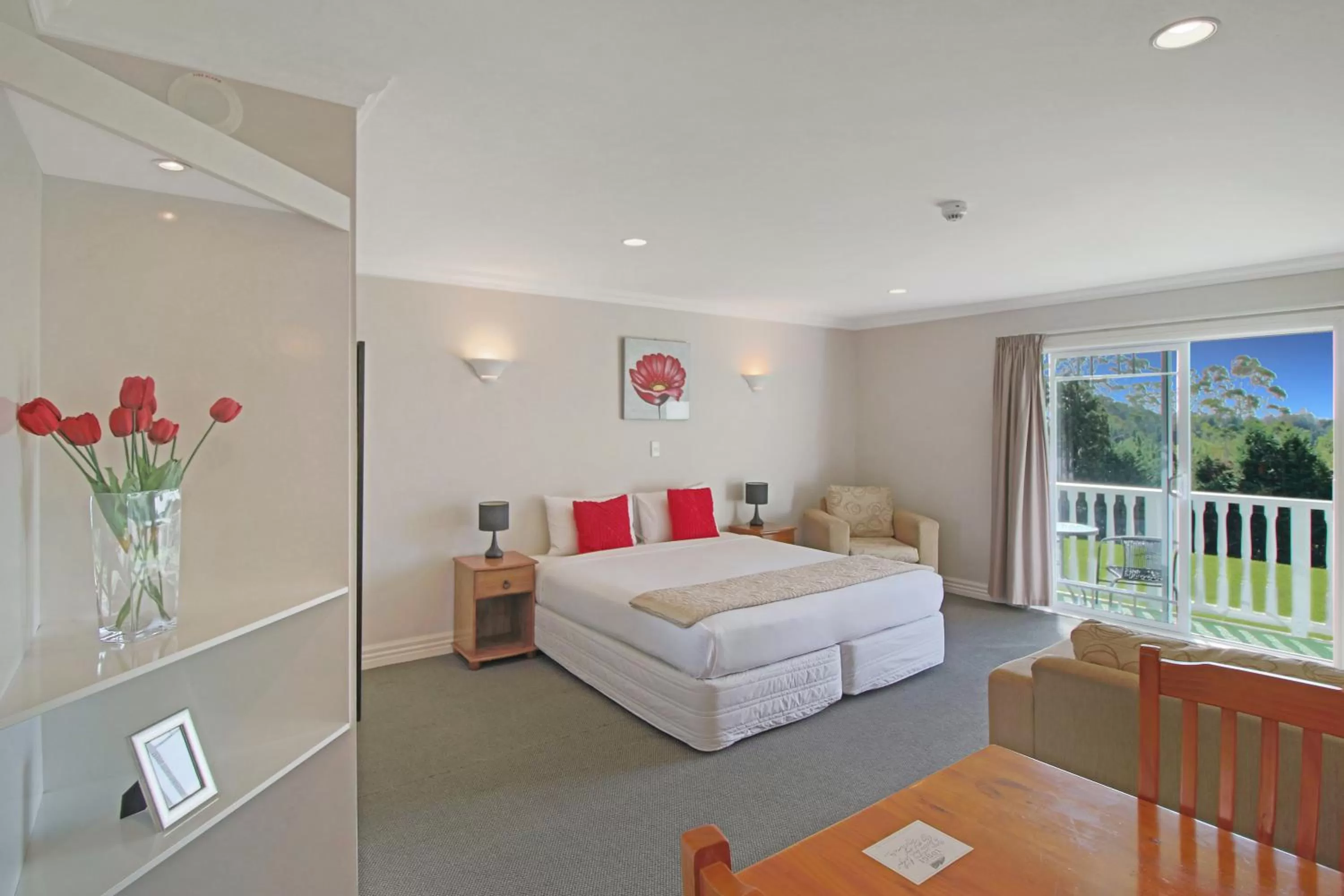 Bed in Kerikeri Park Lodge
