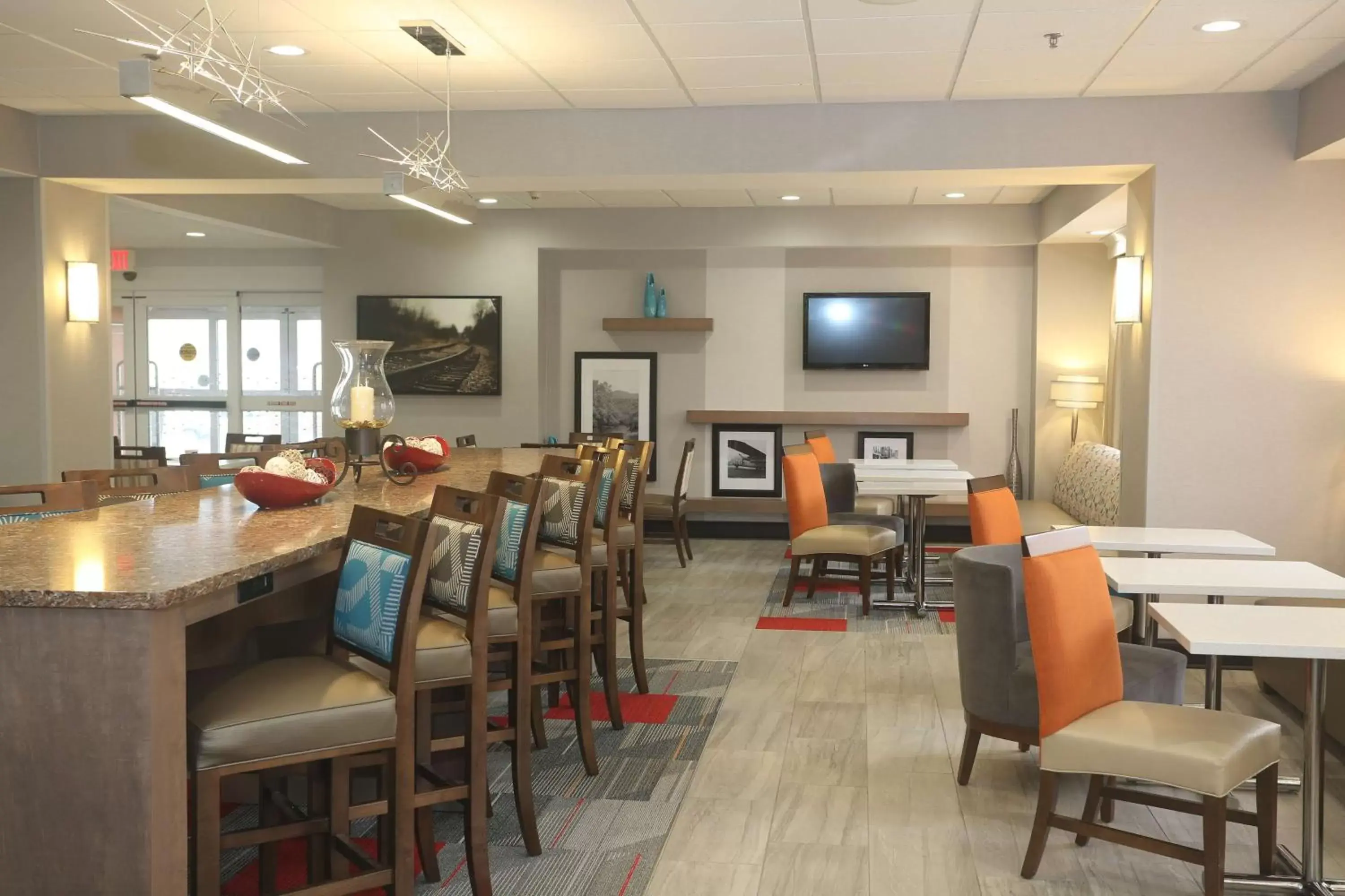 Lobby or reception, Restaurant/Places to Eat in Hampton Inn Owego