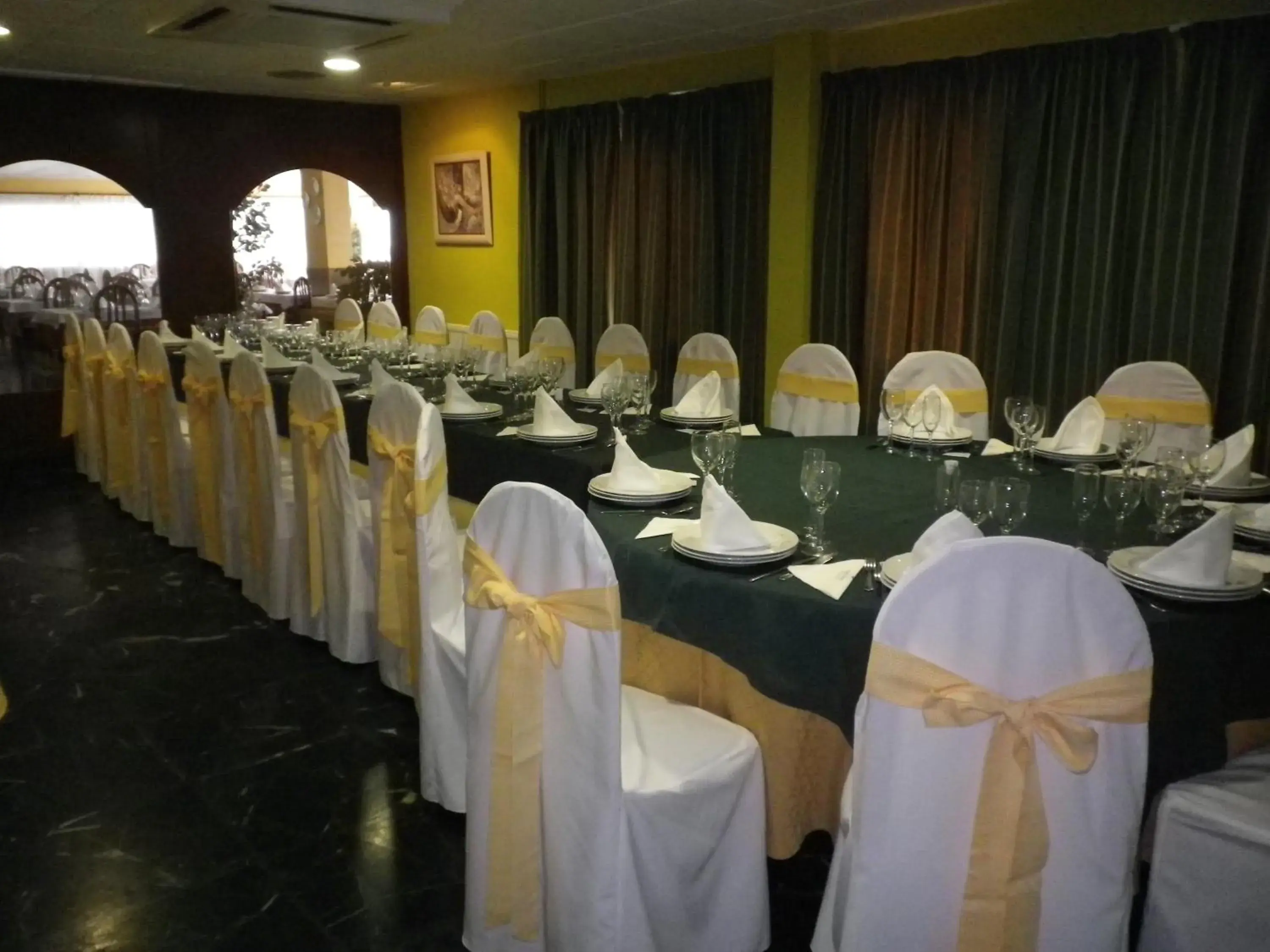 Restaurant/places to eat, Banquet Facilities in Cruceiro do Monte