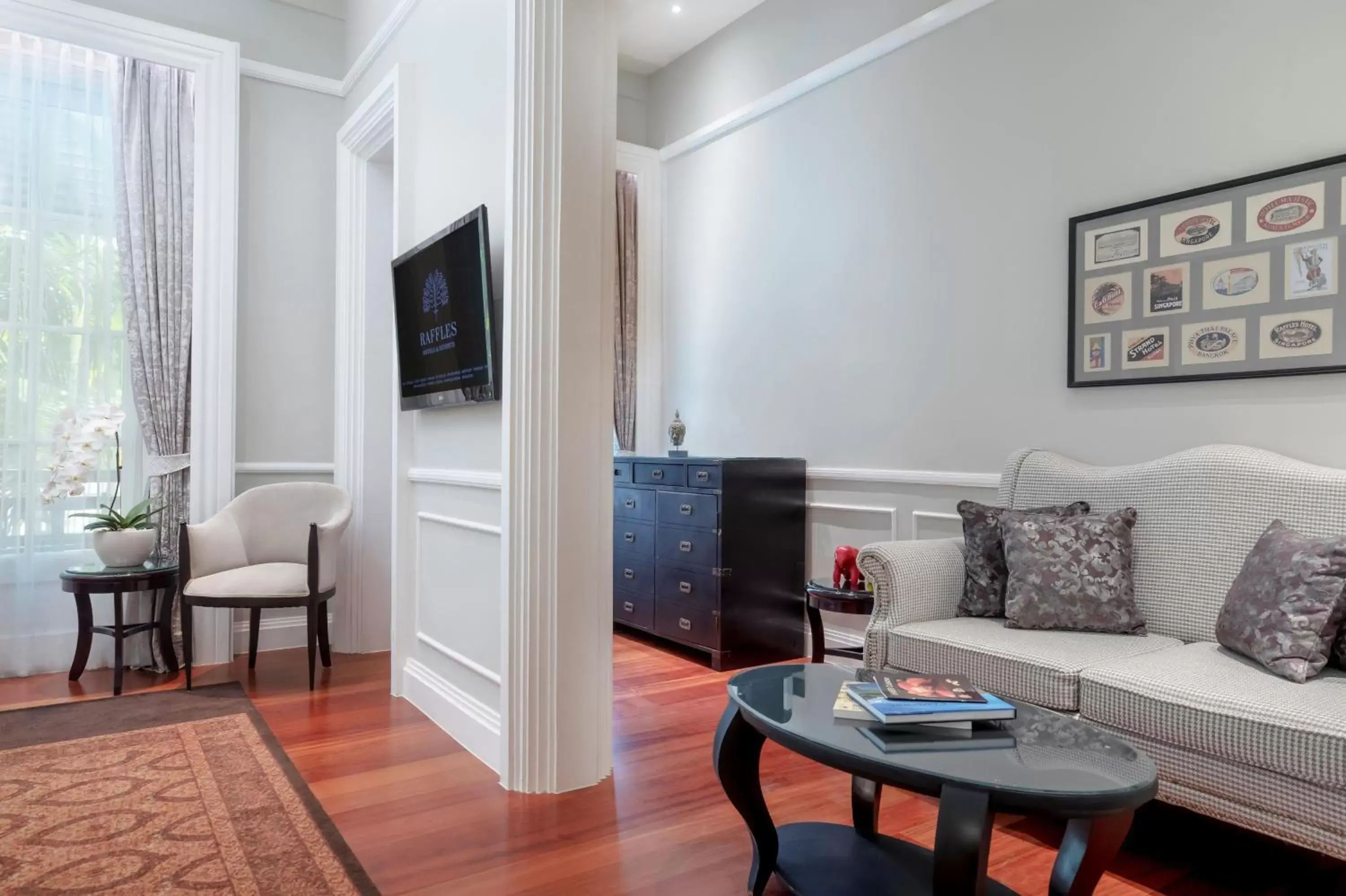 Living room, Seating Area in Raffles Hotel Le Royal