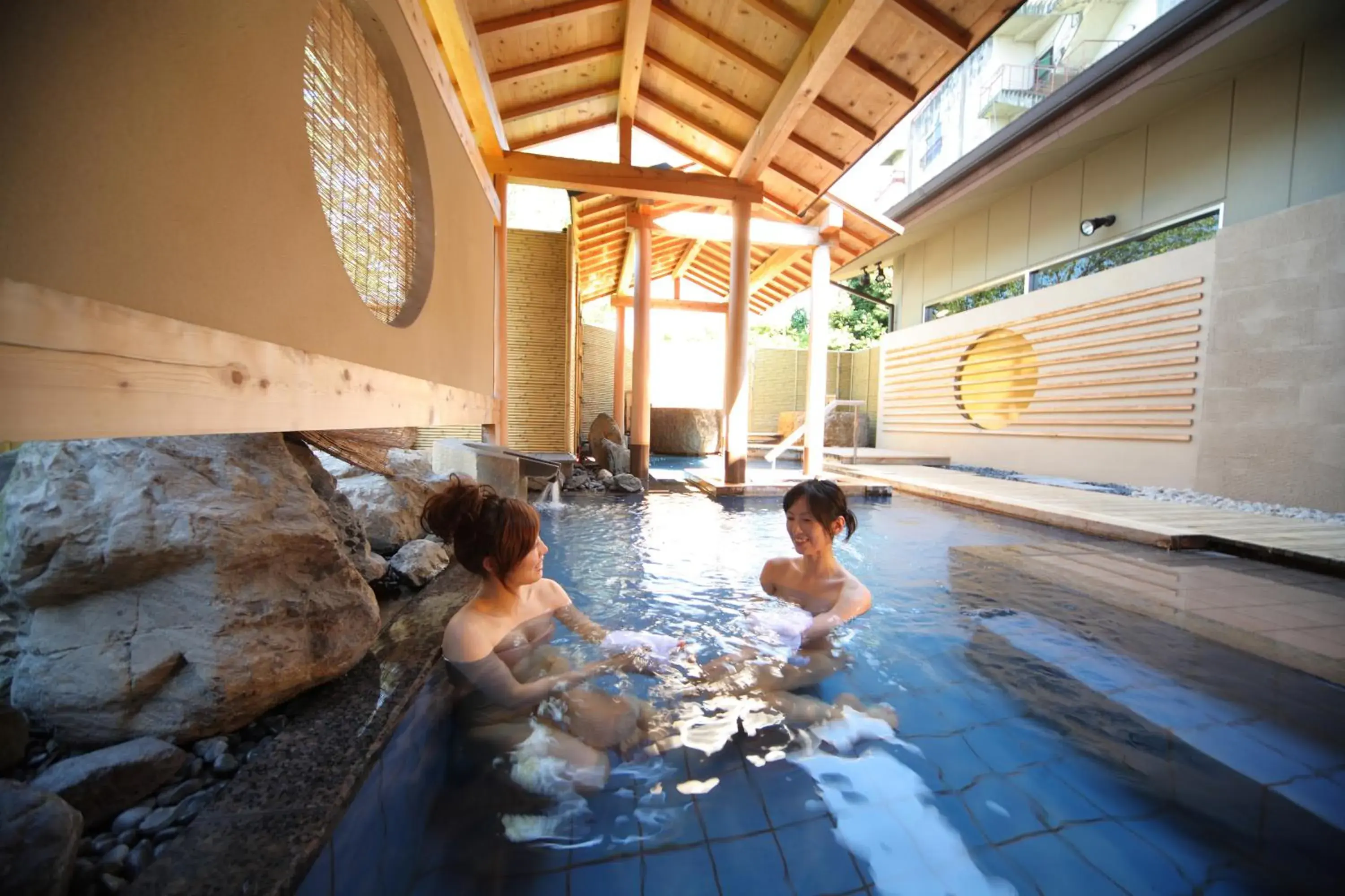 Hot Spring Bath, Swimming Pool in Biwako Ryokusuitei