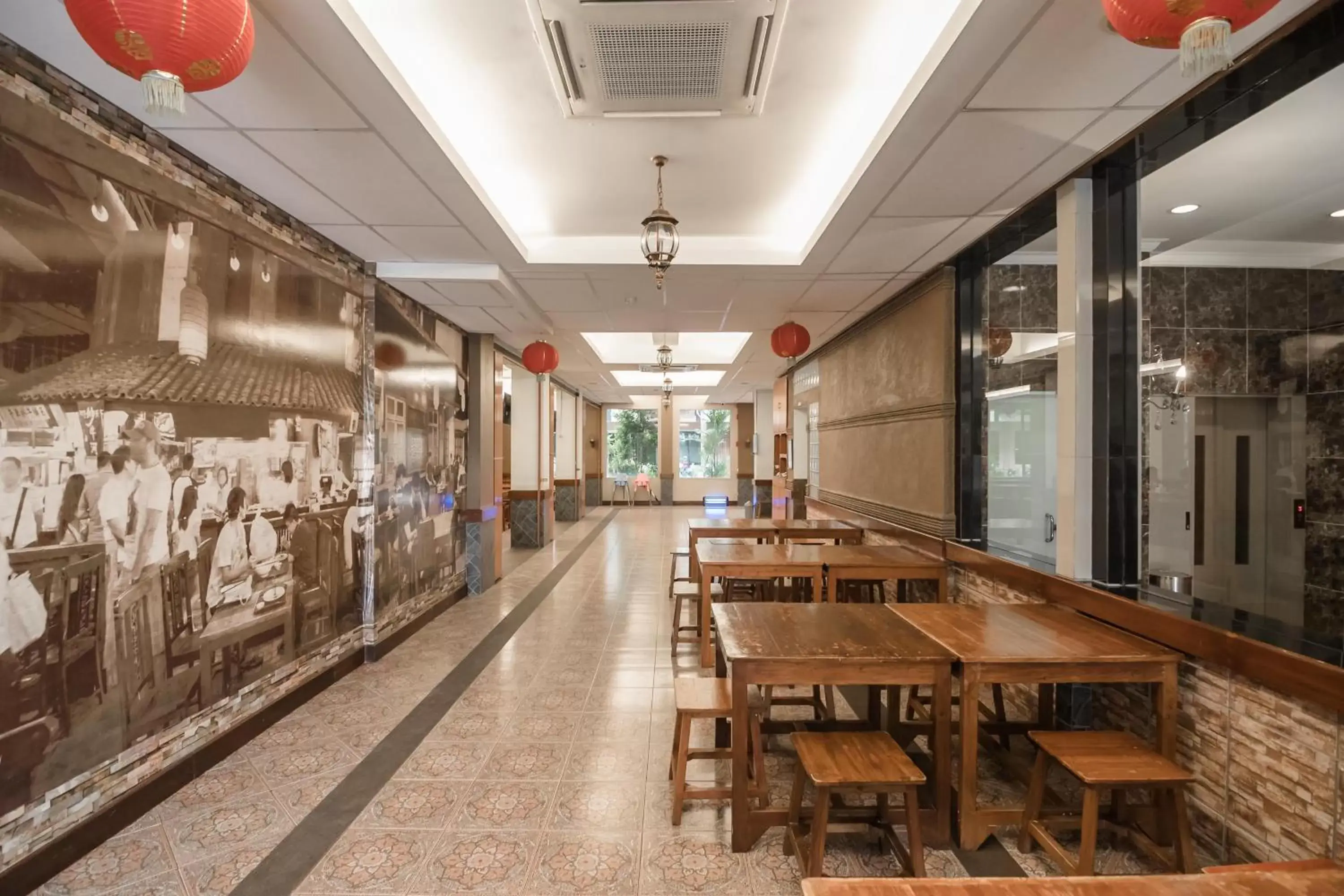 Restaurant/places to eat in RedDoorz Plus near Soekarno Hatta Airport 2 Restaurant/places to eat in RedDoorz Plus near Soekarno Hatta Airport 2