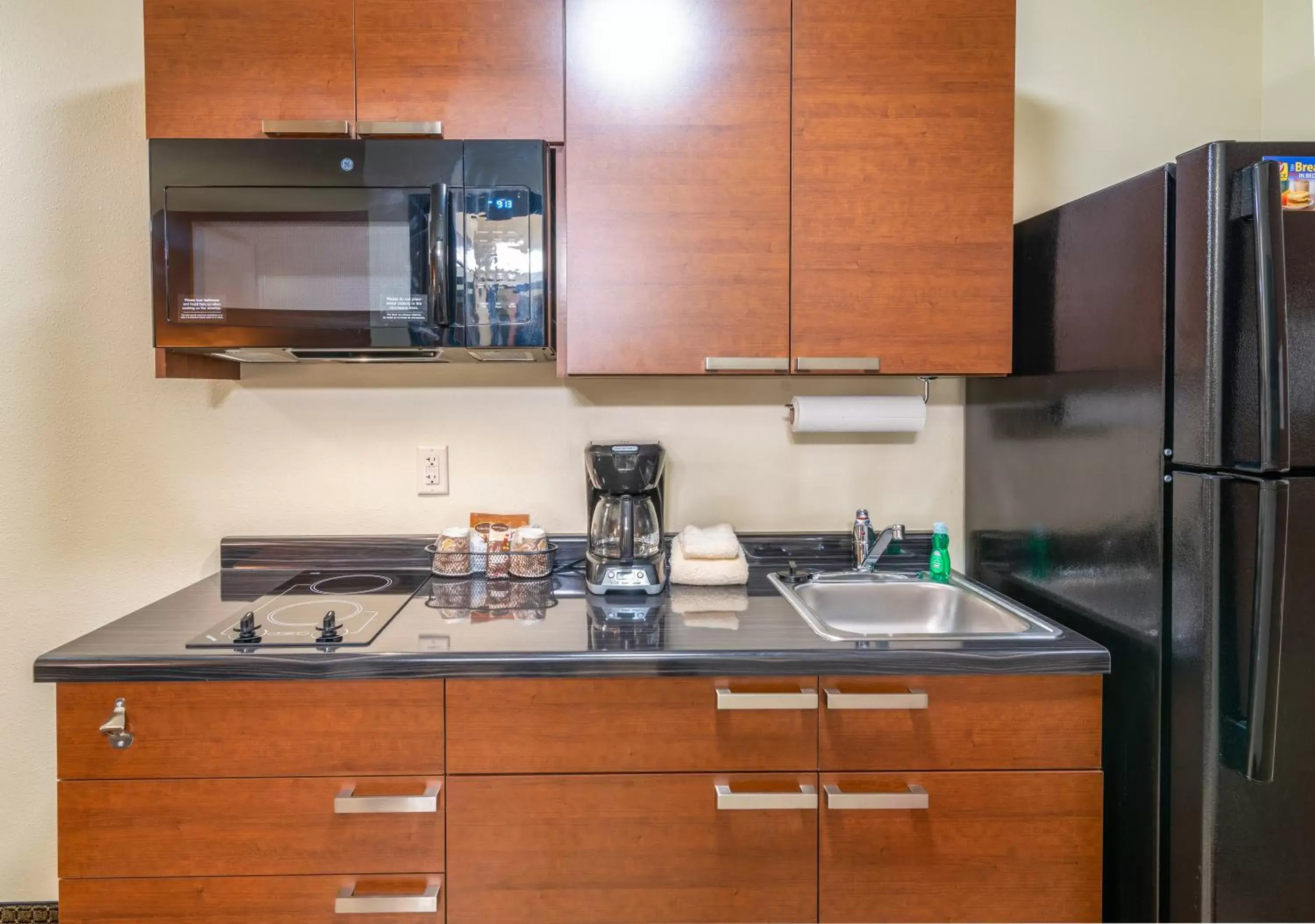 Kitchen or kitchenette, Kitchen/Kitchenette in My Place Hotel-Shakopee, MN