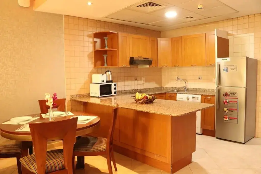 Kitchen/Kitchenette in Al Manar Grand Hotel Apartment