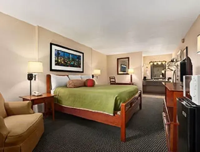 Photo of the whole room, Bed in Travelodge by Wyndham New Orleans Harvey Hotel