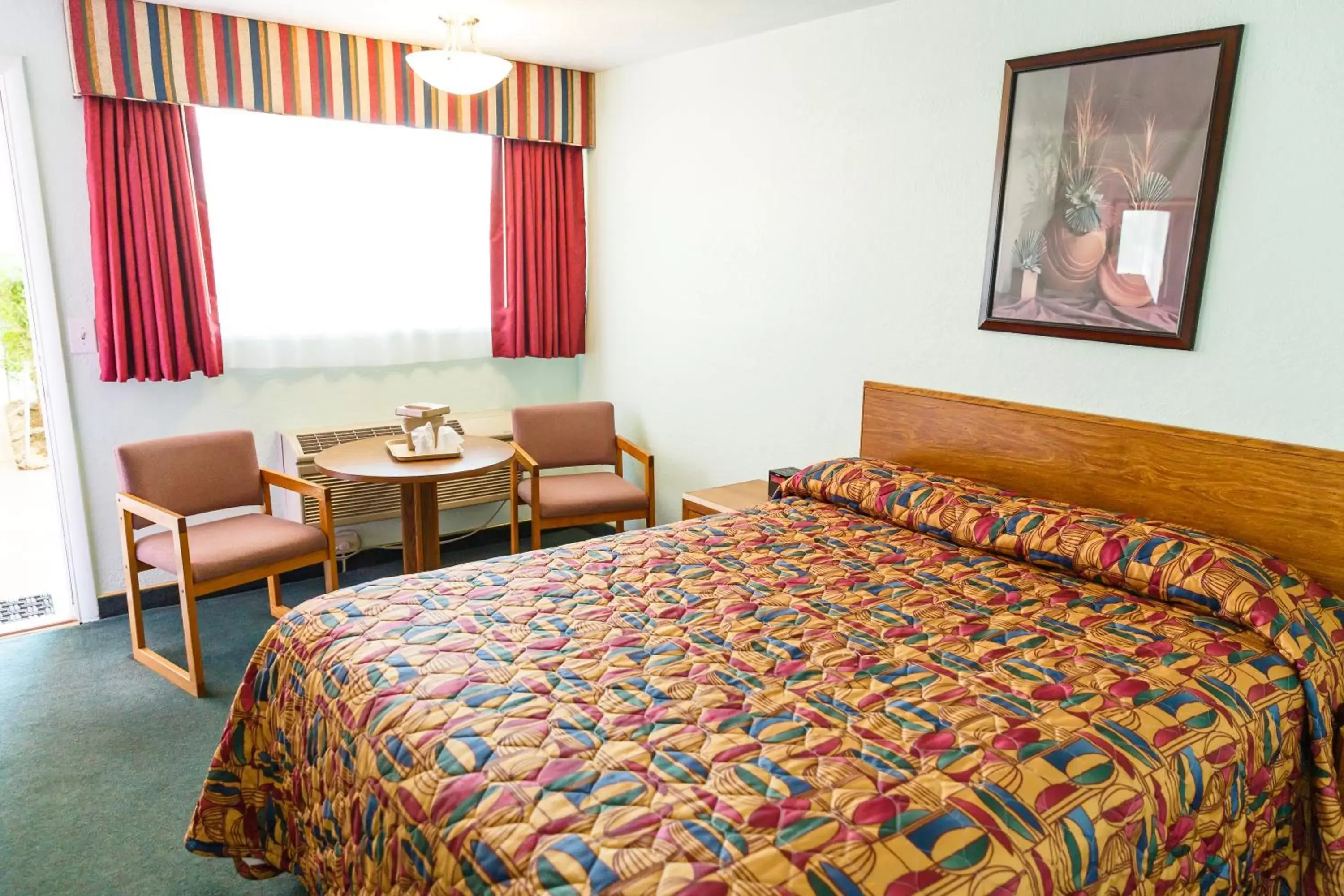 Bed in Safari Inn