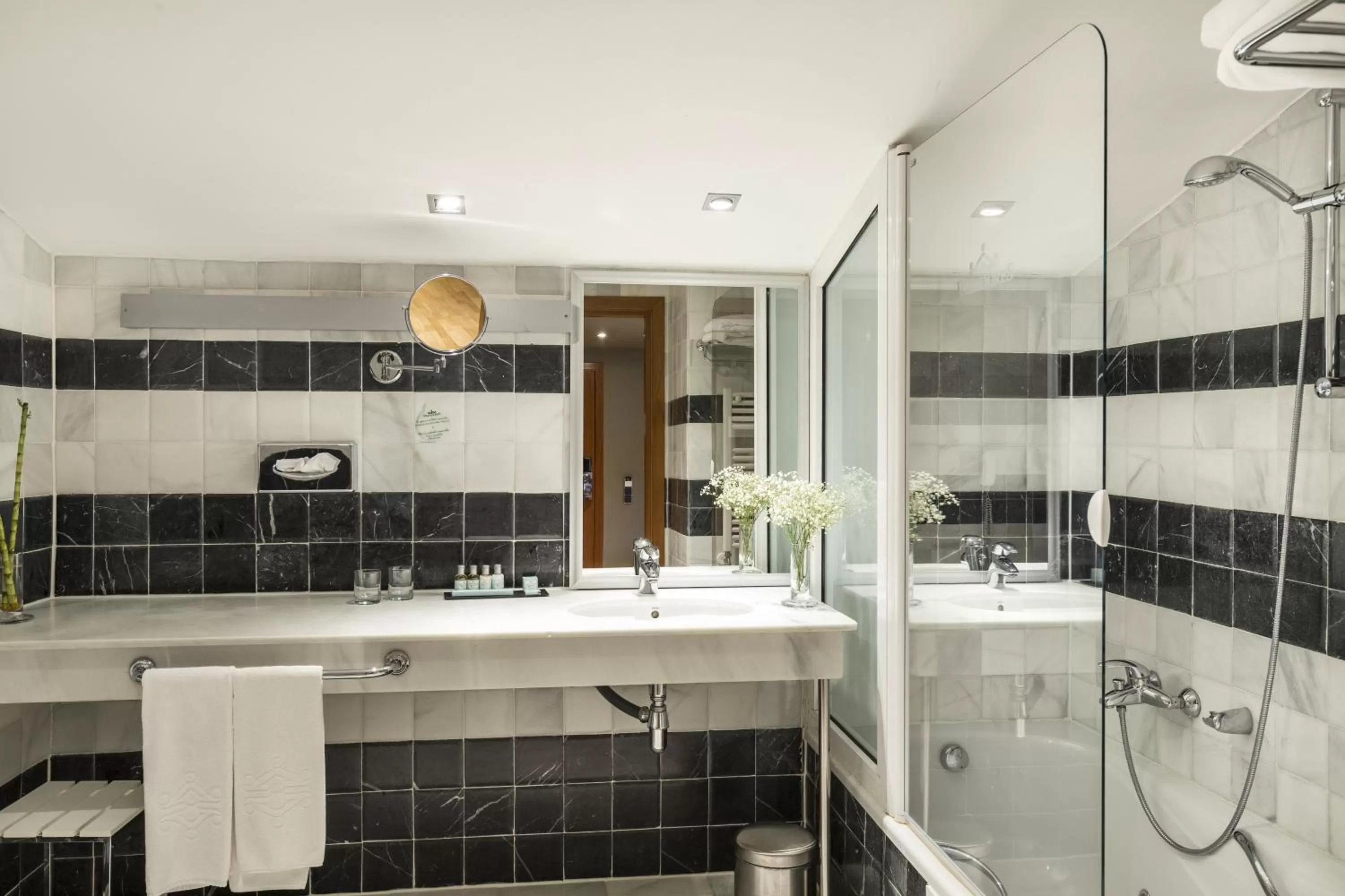 Bathroom in Parador De La Seu D'urgell