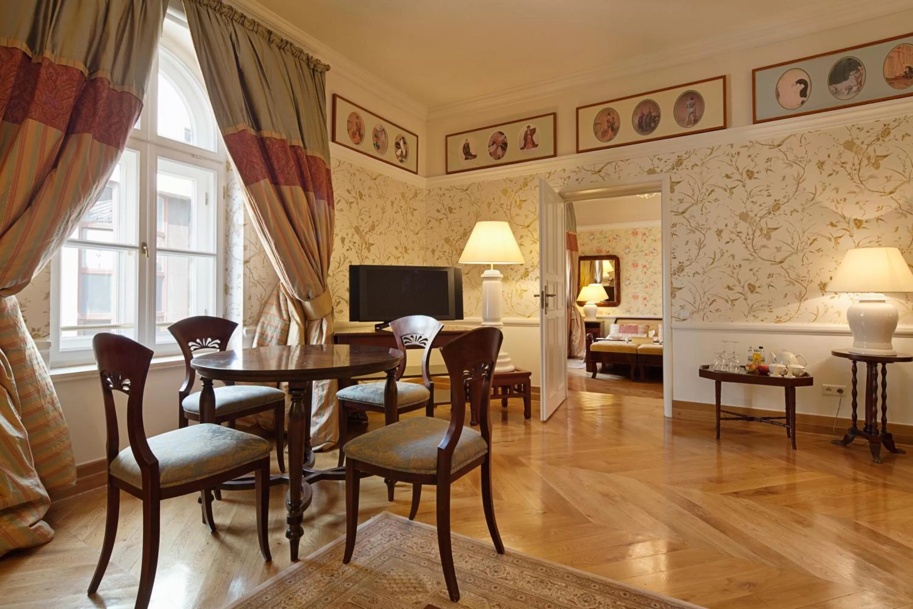 TV and multimedia in The Bonerowski Palace Boutique Hotel