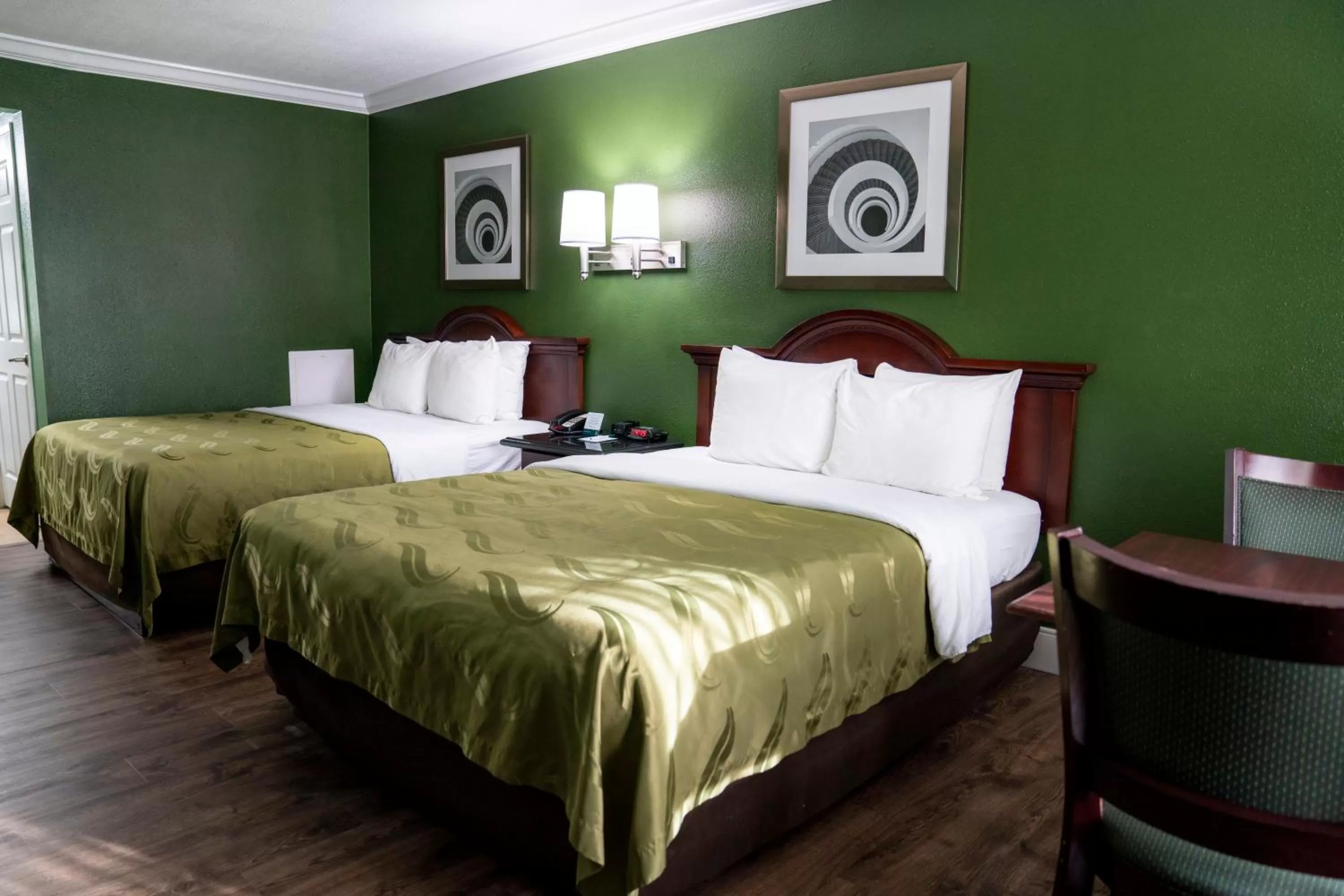 Accessible Room, 2 Queen Beds, Roll-In Shower, Non-Smoking in Quality Inn Hemet - San Jacinto