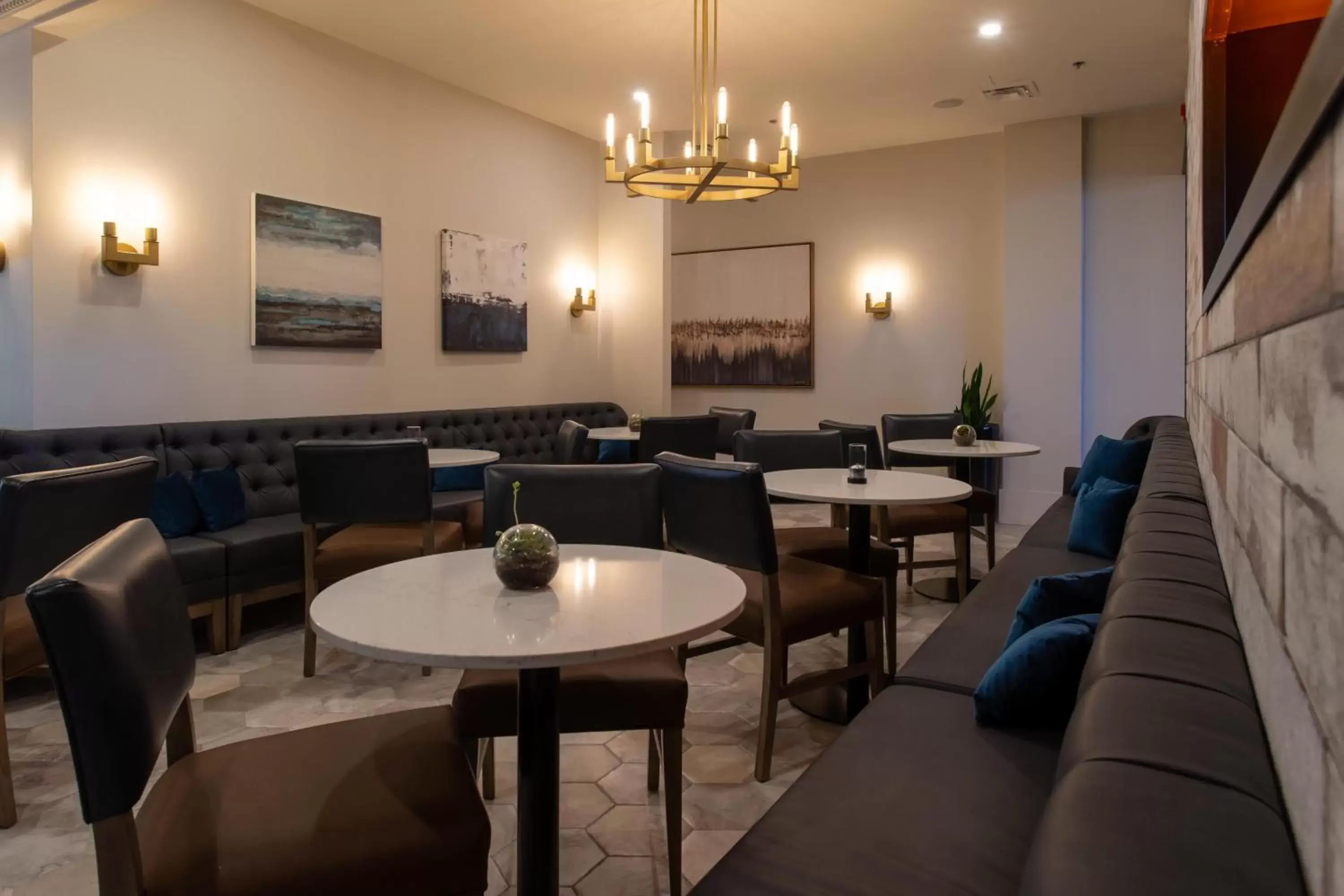 Restaurant/places to eat in Crowne Plaza Fredericton Lord Beaverbrook by IHG Restaurant/places to eat in Crowne Plaza Fredericton Lord Beaverbrook by IHG