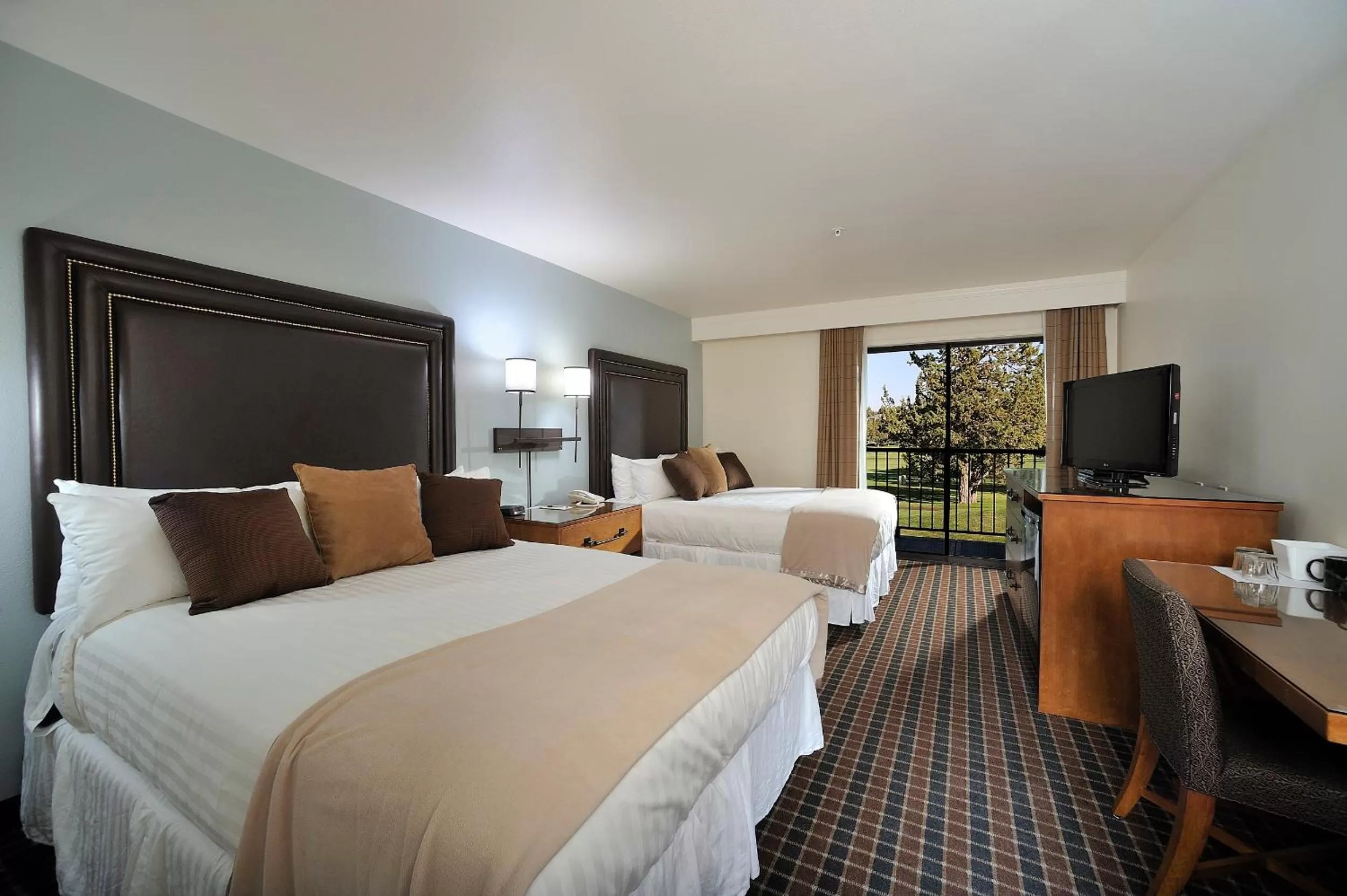 Deluxe Queen Room with Two Queen Beds in The Lodge at Eagle Crest