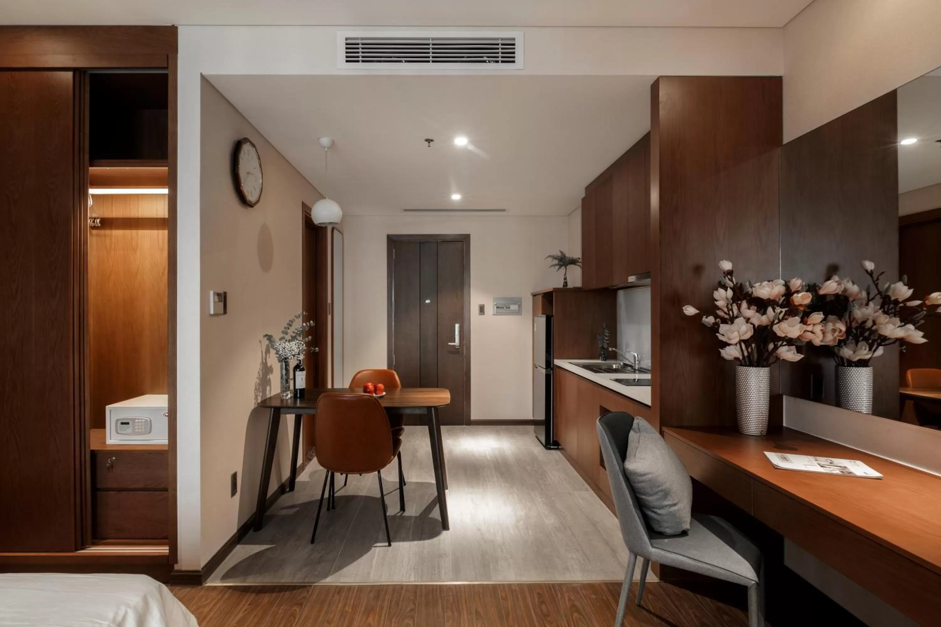 Photo of the whole room in DHTS Business Hotel & Apartment