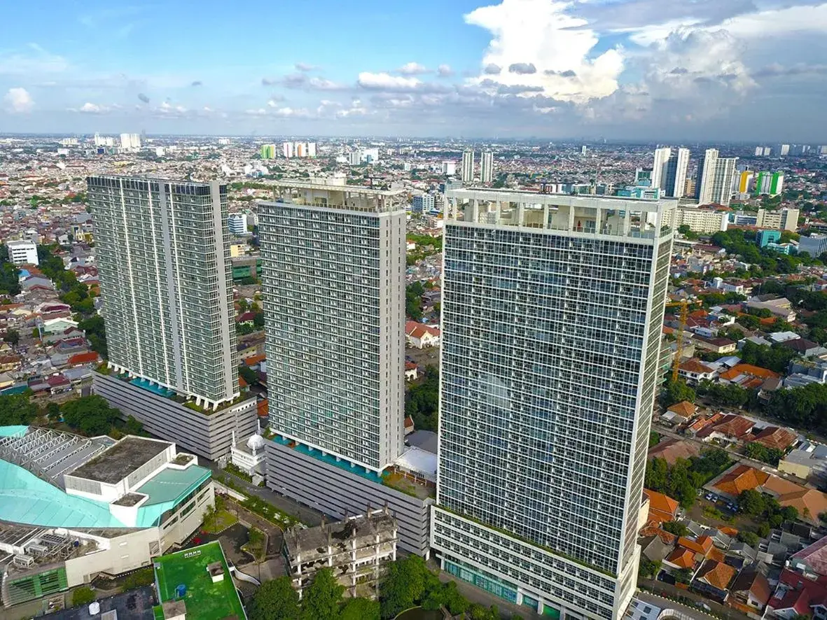 Bird's-eye View in Menteng Park Exclusive Emerald