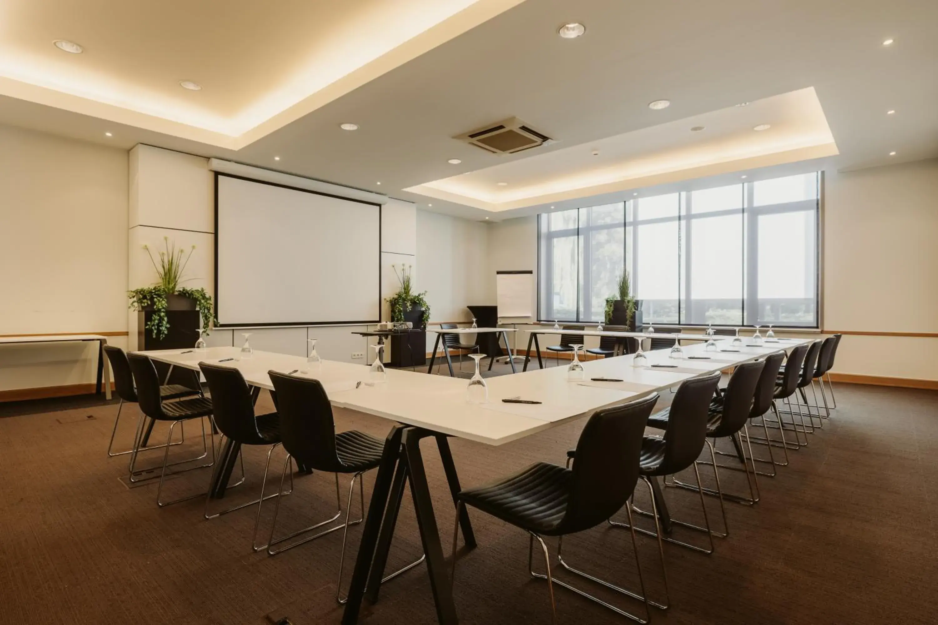 Meeting/conference room in Serwir Hotel