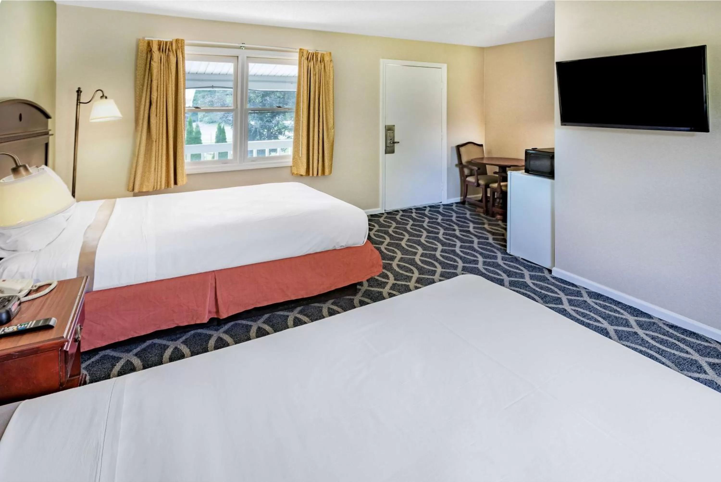 Photo of the whole room, Bed in Travelodge by Wyndham Great Barrington Berkshires