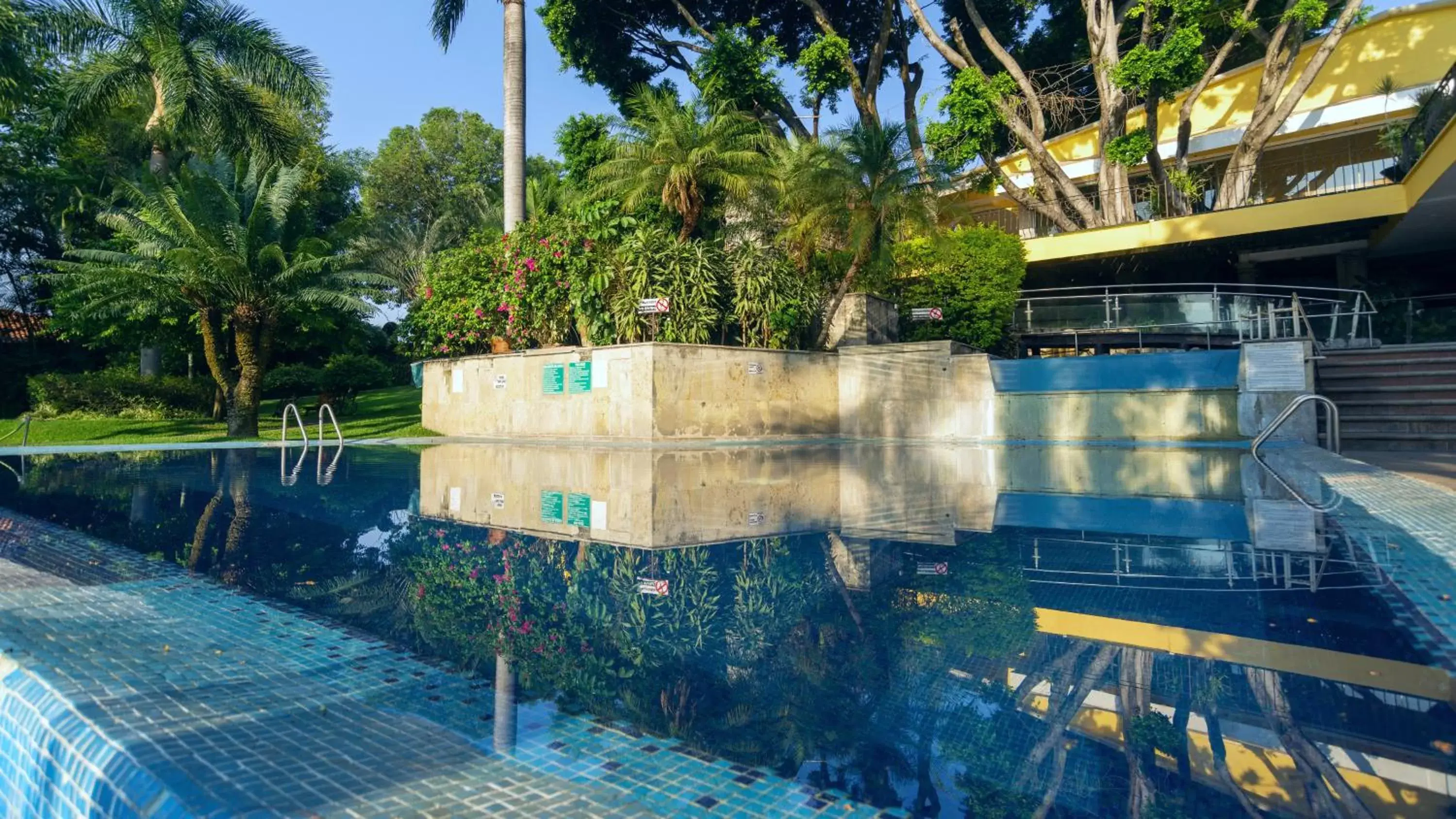 Swimming Pool in Holiday Inn Cuernavaca, an IHG Hotel