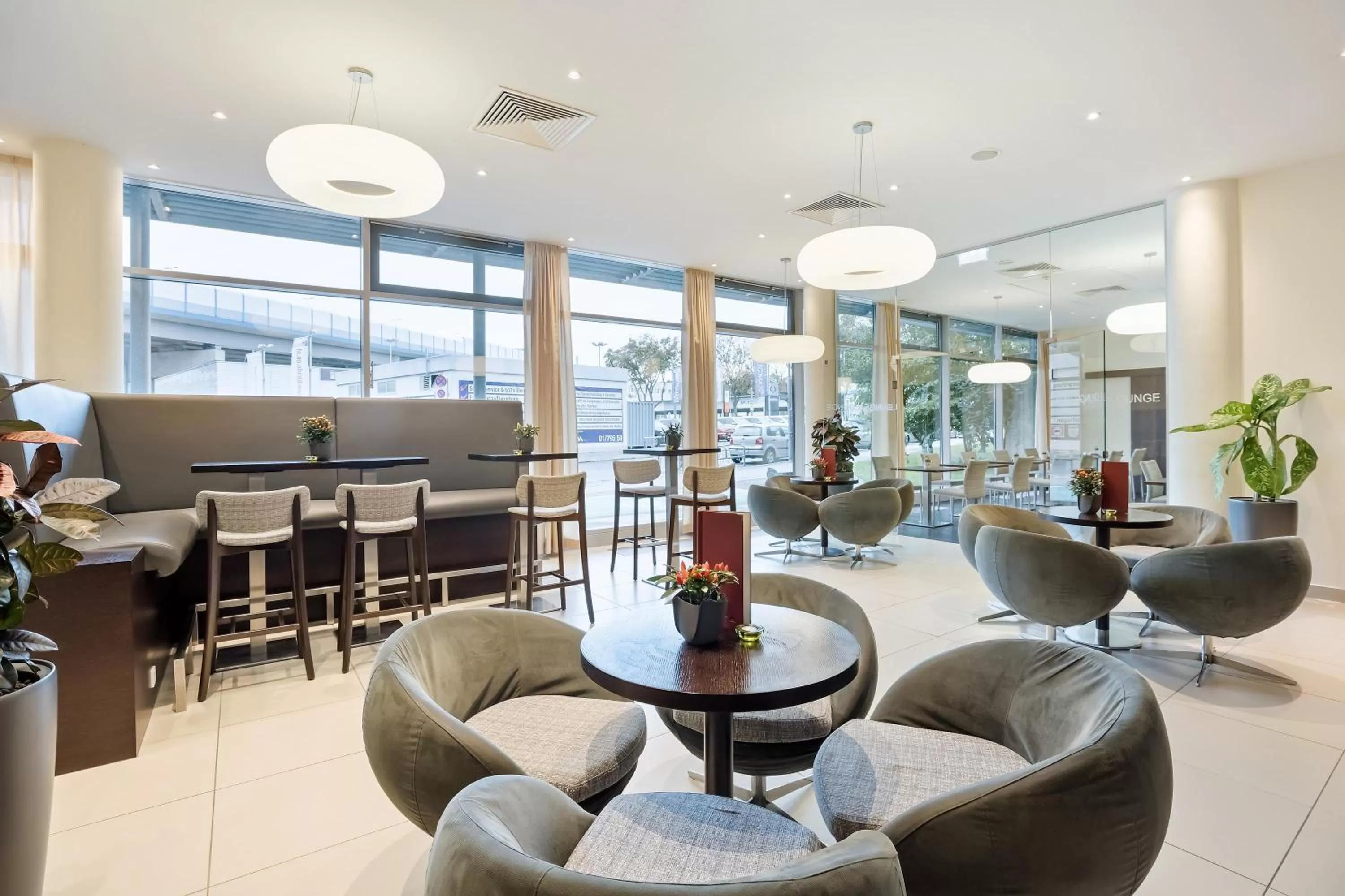 Lounge or bar in Austria Trend Hotel Doppio Wien