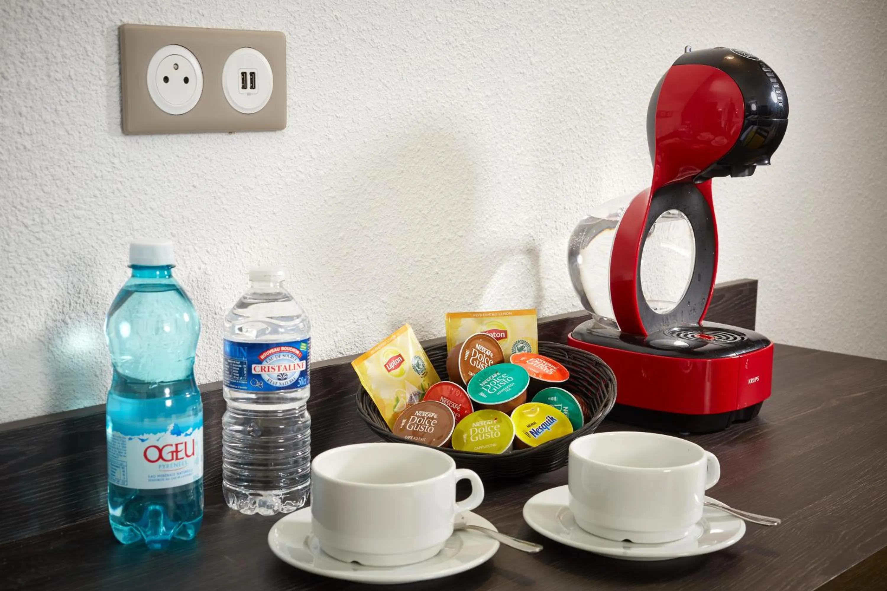 Photo of the whole room in Hôtel Astrid