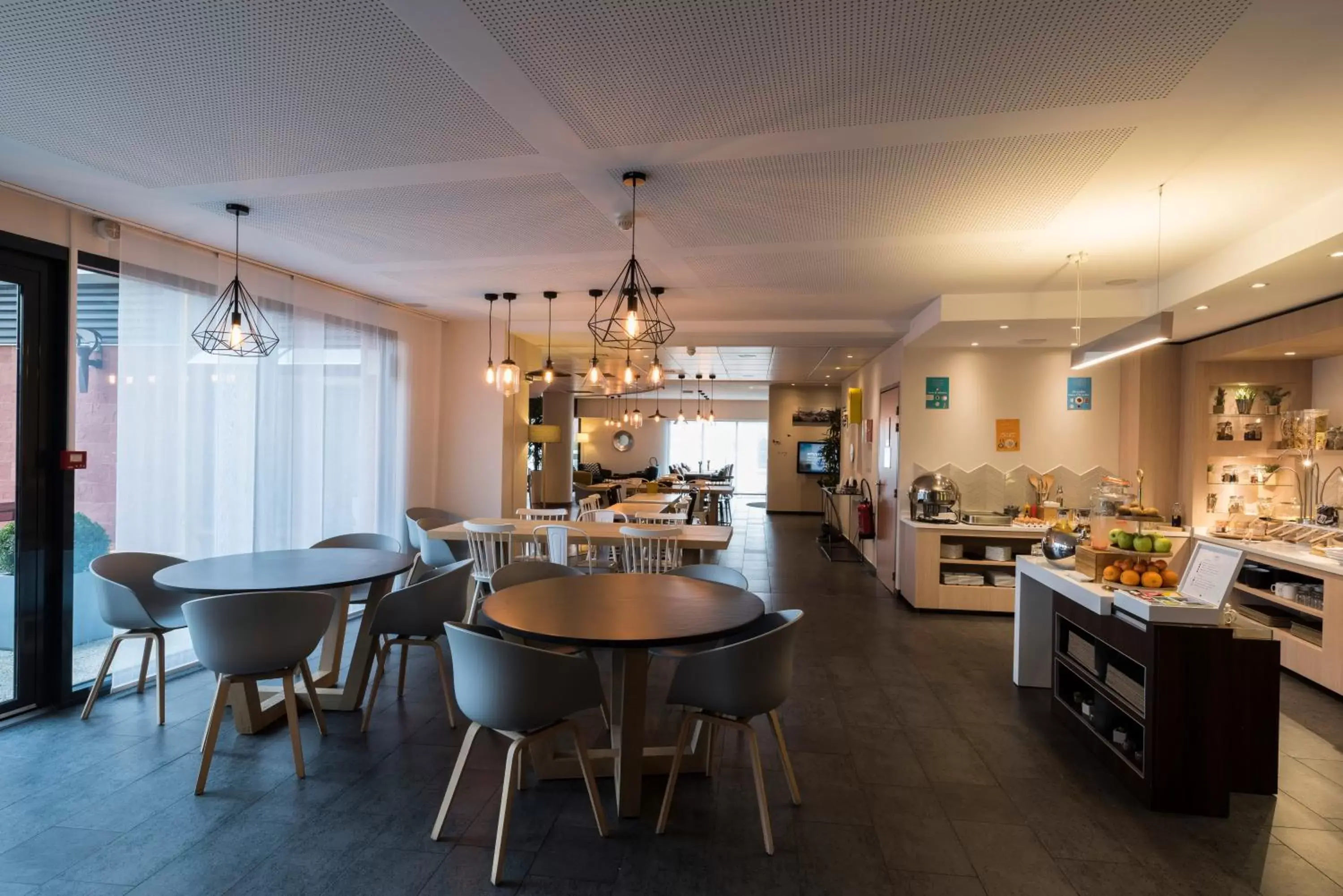 Meals, Restaurant/Places to Eat in Novotel Suites Rouen Normandie