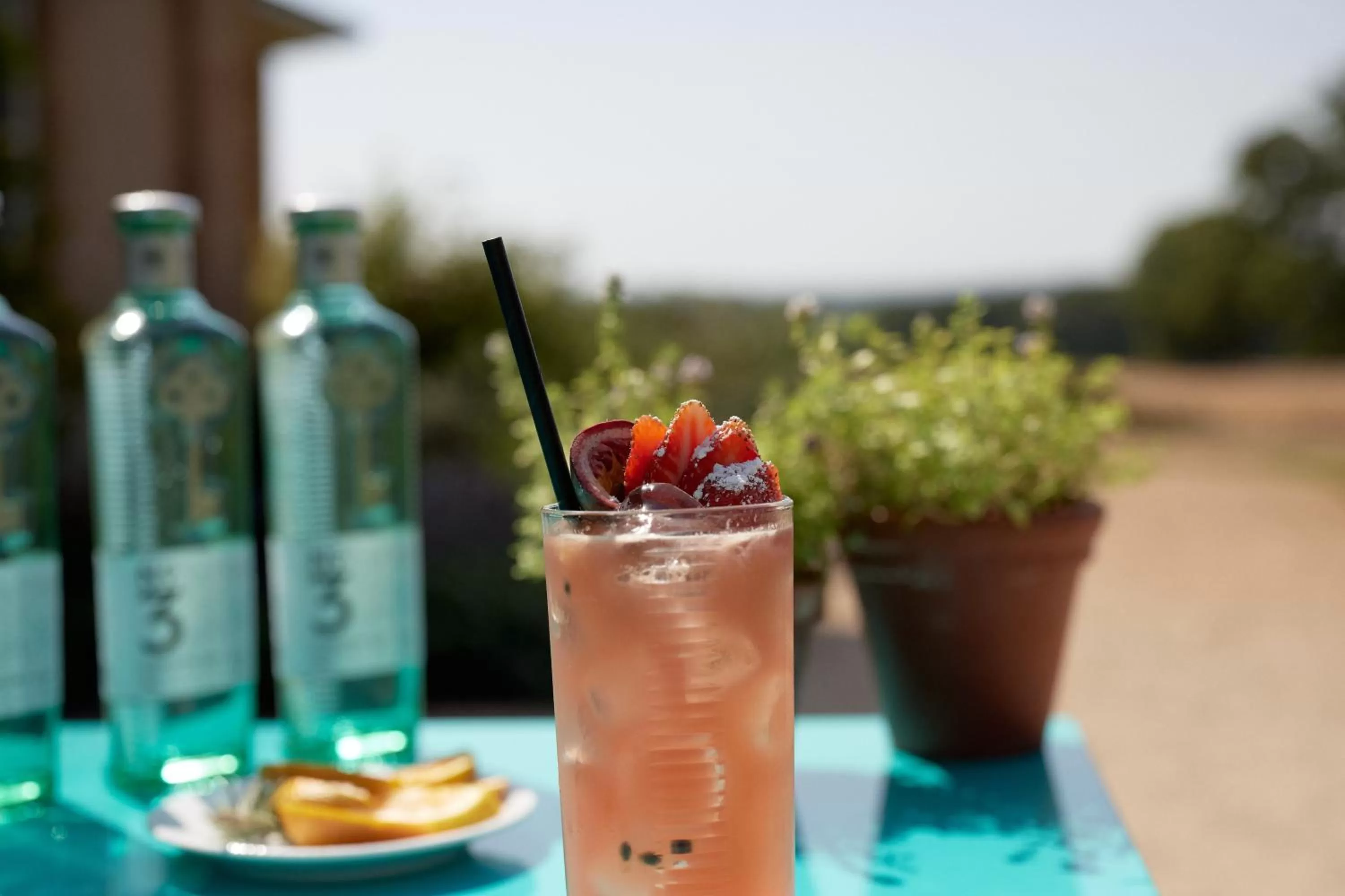 Drinks in The Retreat, Elcot Park