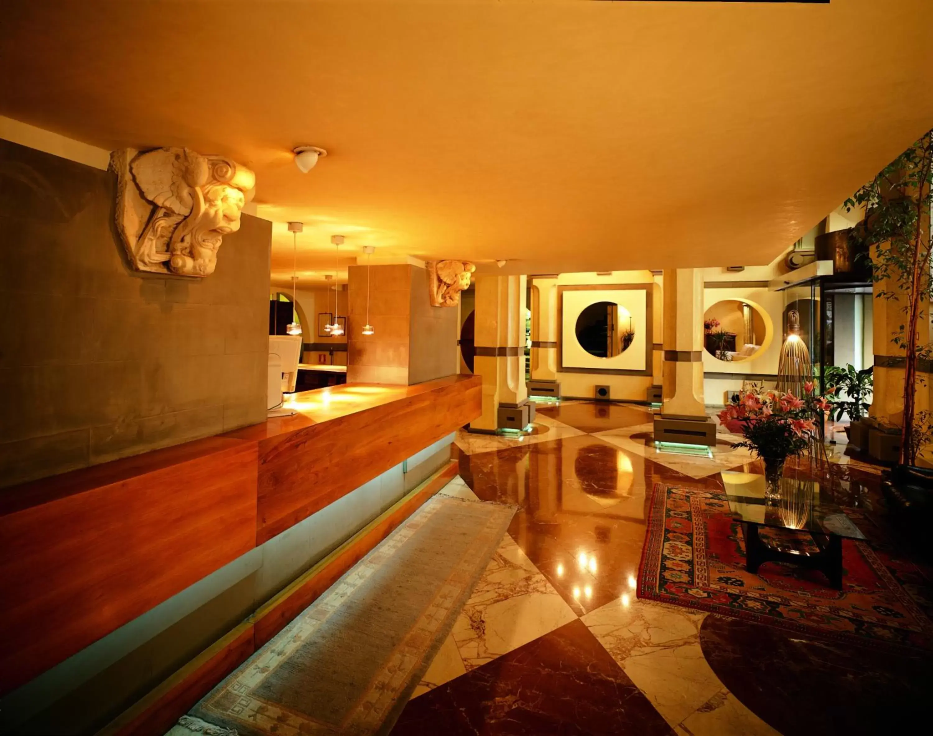Lounge or bar, Lobby/Reception in Hotel Croce Di Malta