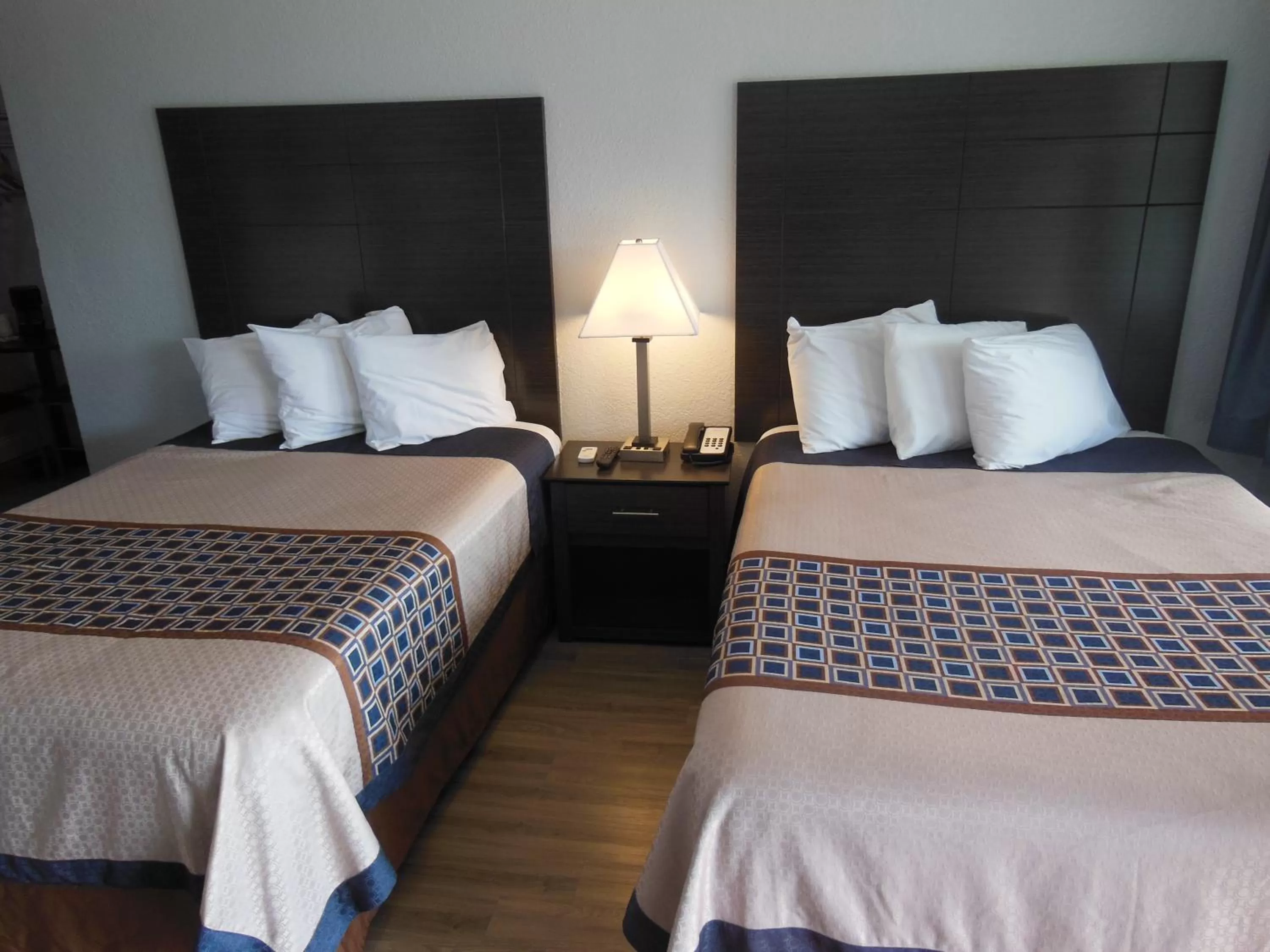 Bed in Budget Inn - Saint Augustine