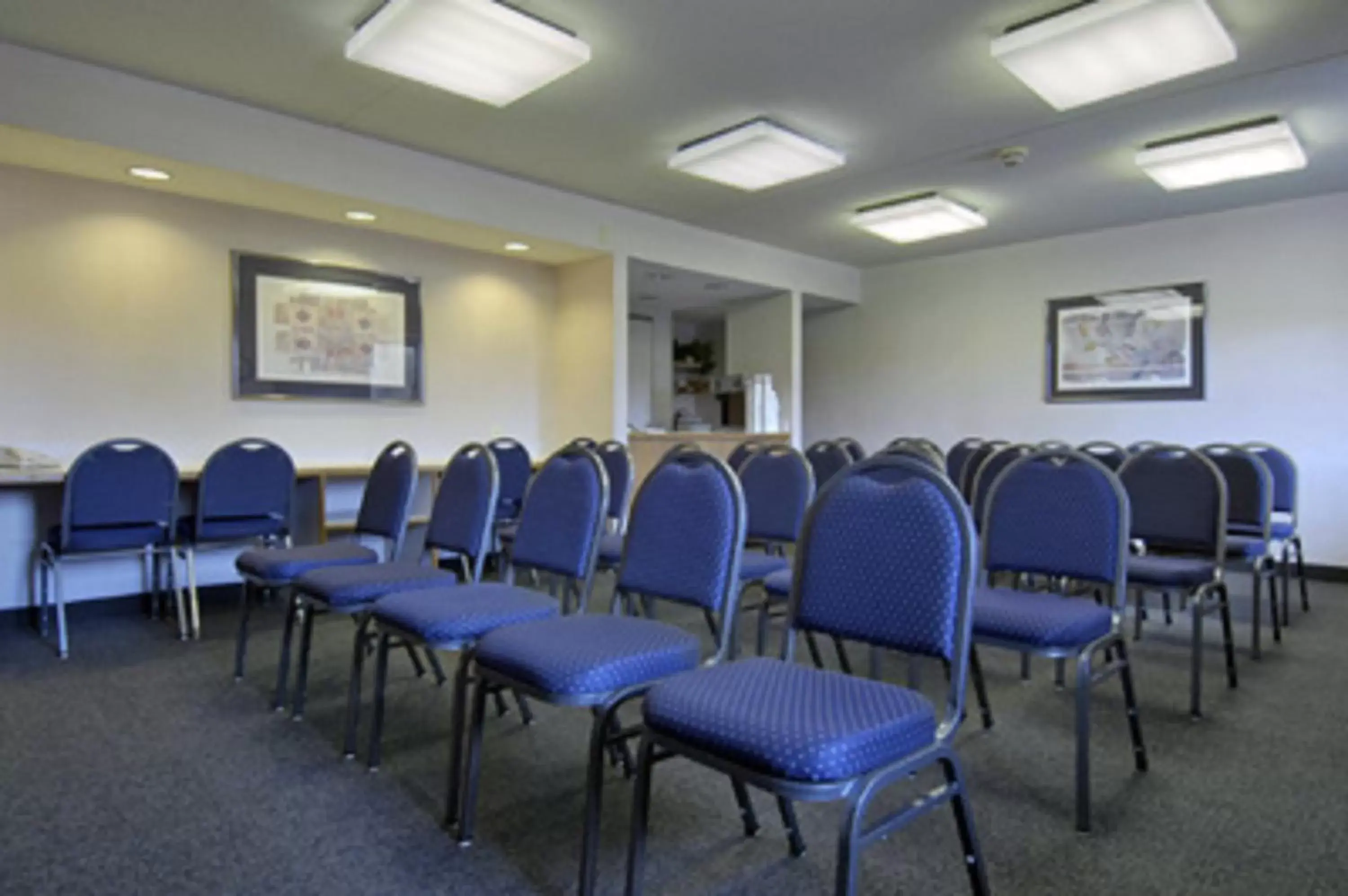 Meeting/conference room in Red Roof Inn Toledo University