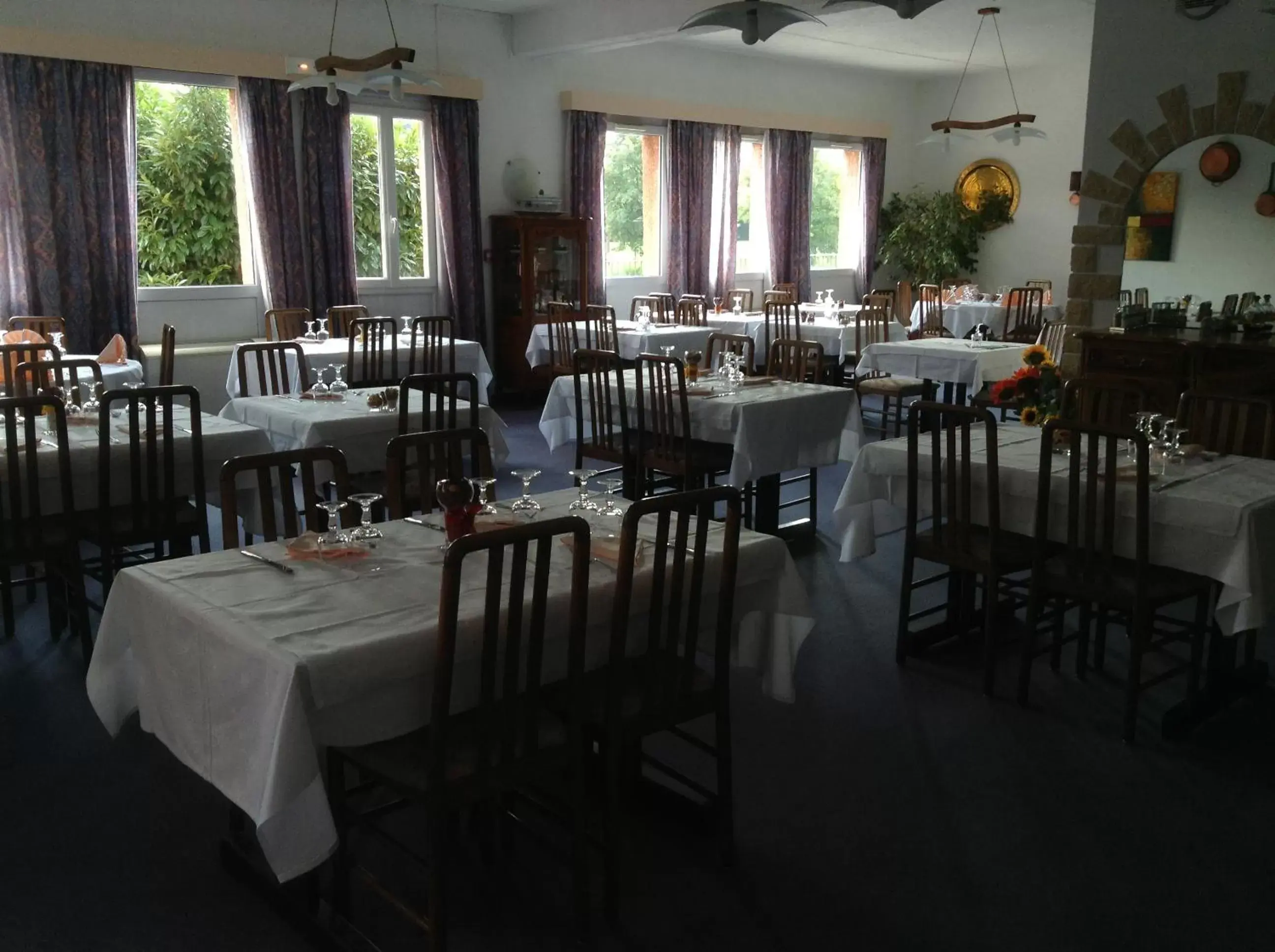 Restaurant/Places to Eat in HOTEL De La Tour Saint Etienne SUD