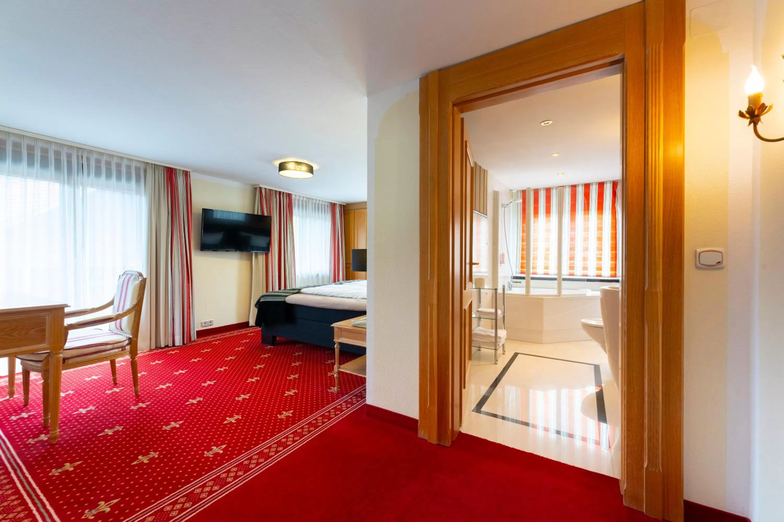 Bedroom, Bed in Alpin & Wellness Resort Ludwig Royal