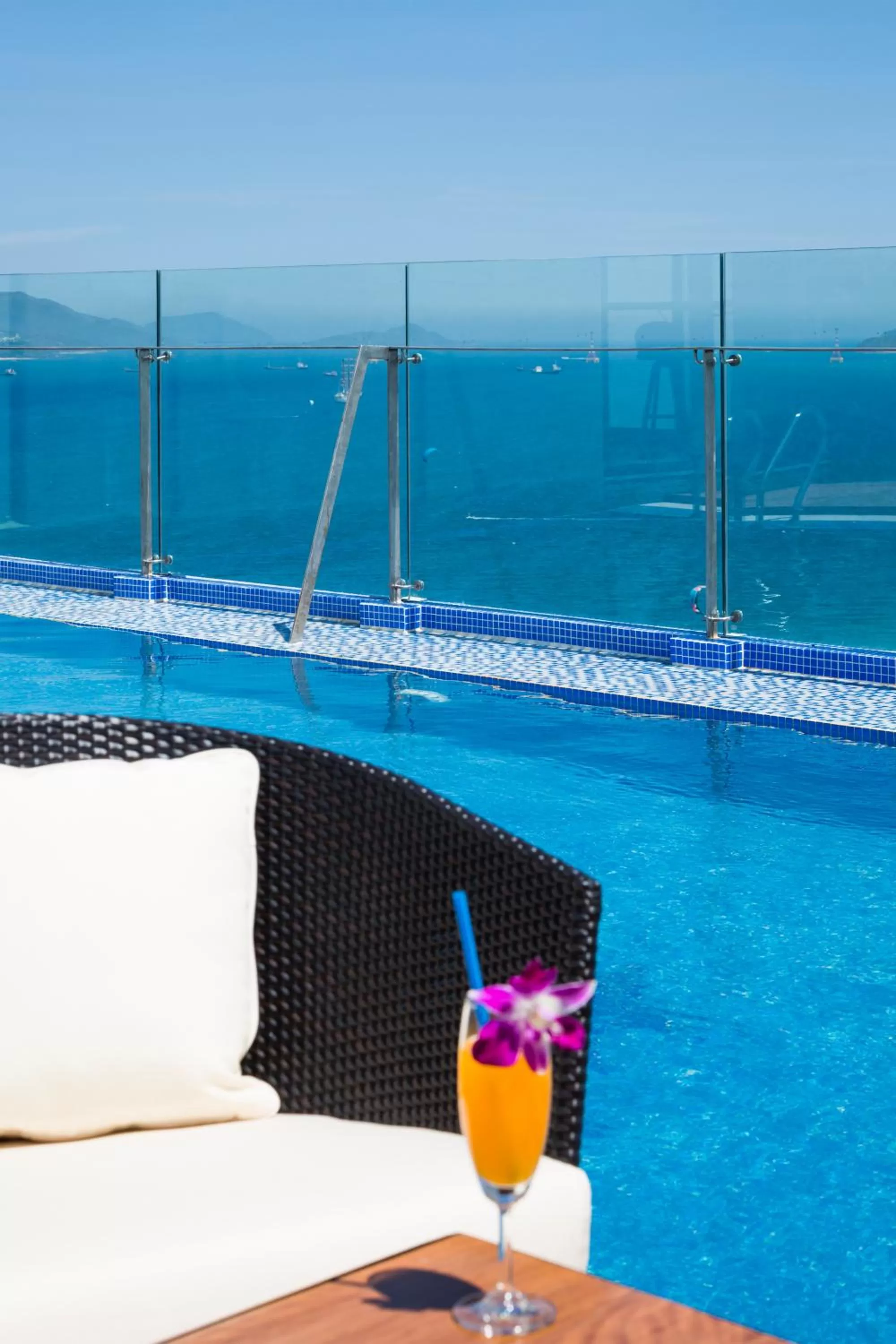 Swimming pool in Venue Hotel Nha Trang Beach