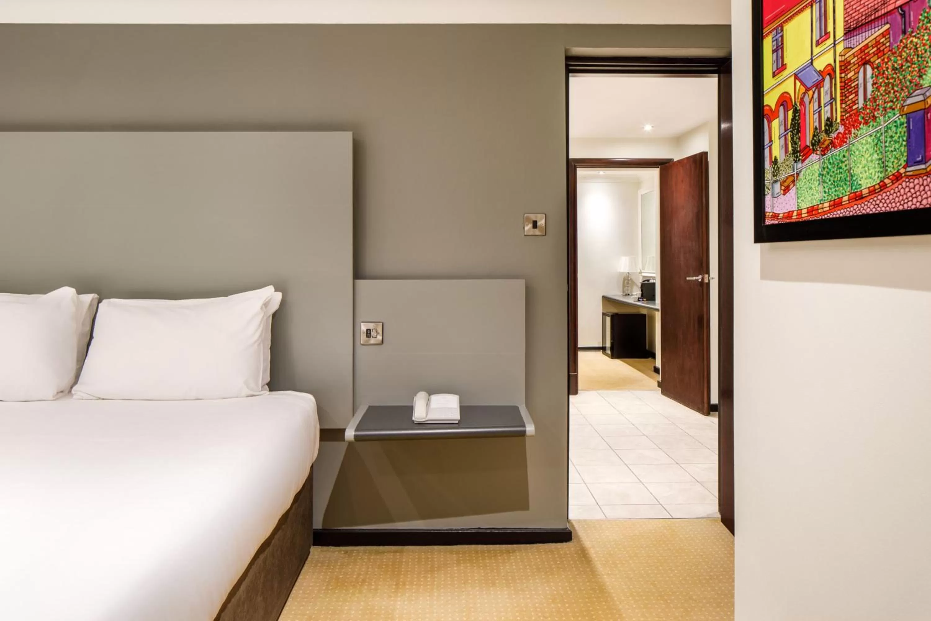 Bed in Mercure Chester Abbots Well Hotel