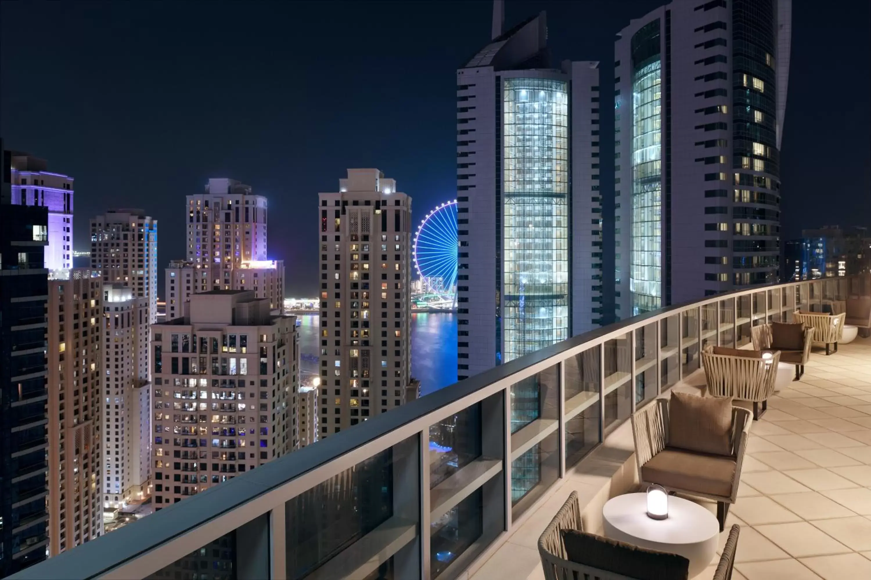 Property building in InterContinental Dubai Marina by IHG Property building in InterContinental Dubai Marina by IHG