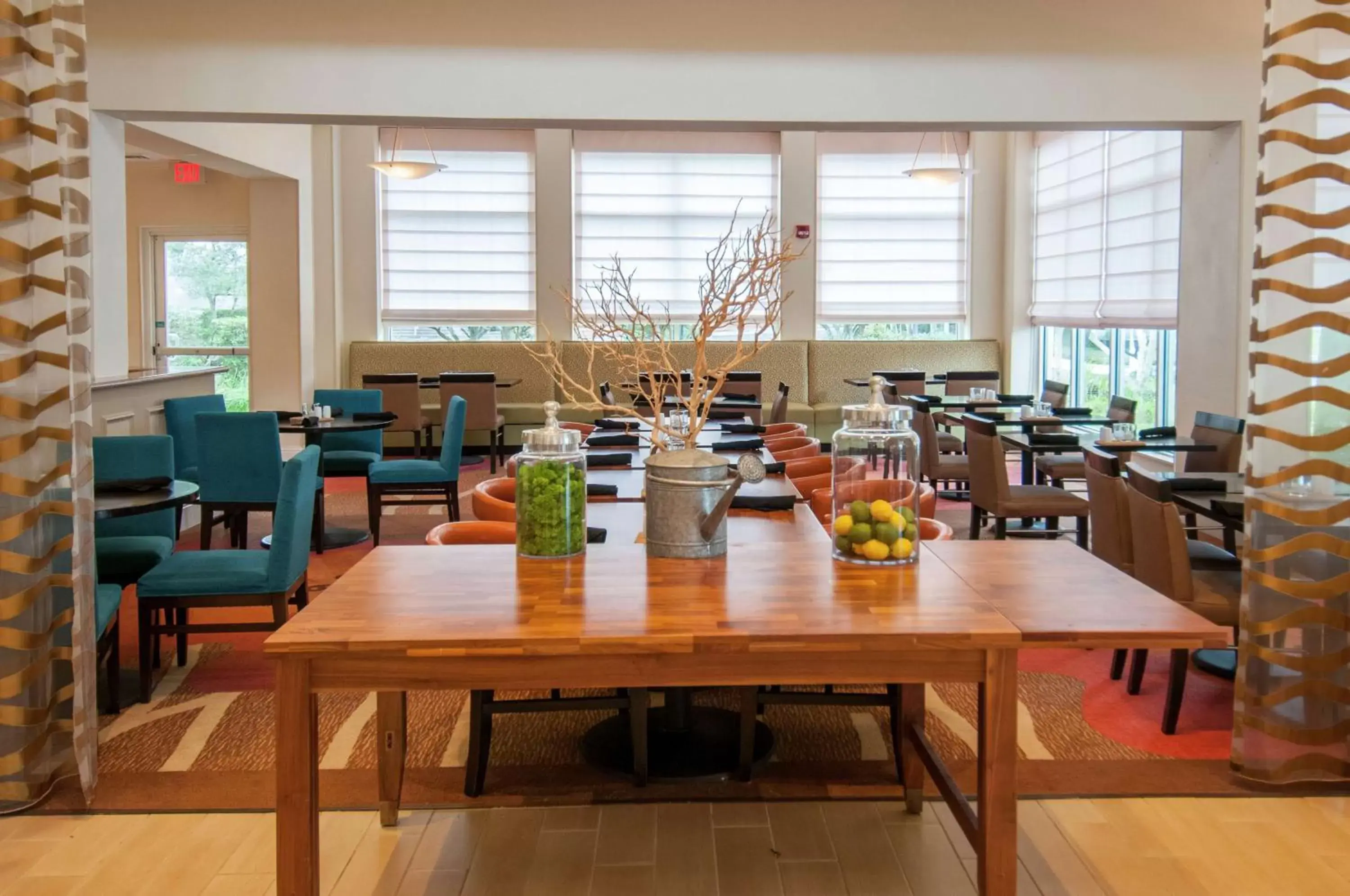 Dining area, Restaurant/Places to Eat in Hilton Garden Inn New Orleans Airport