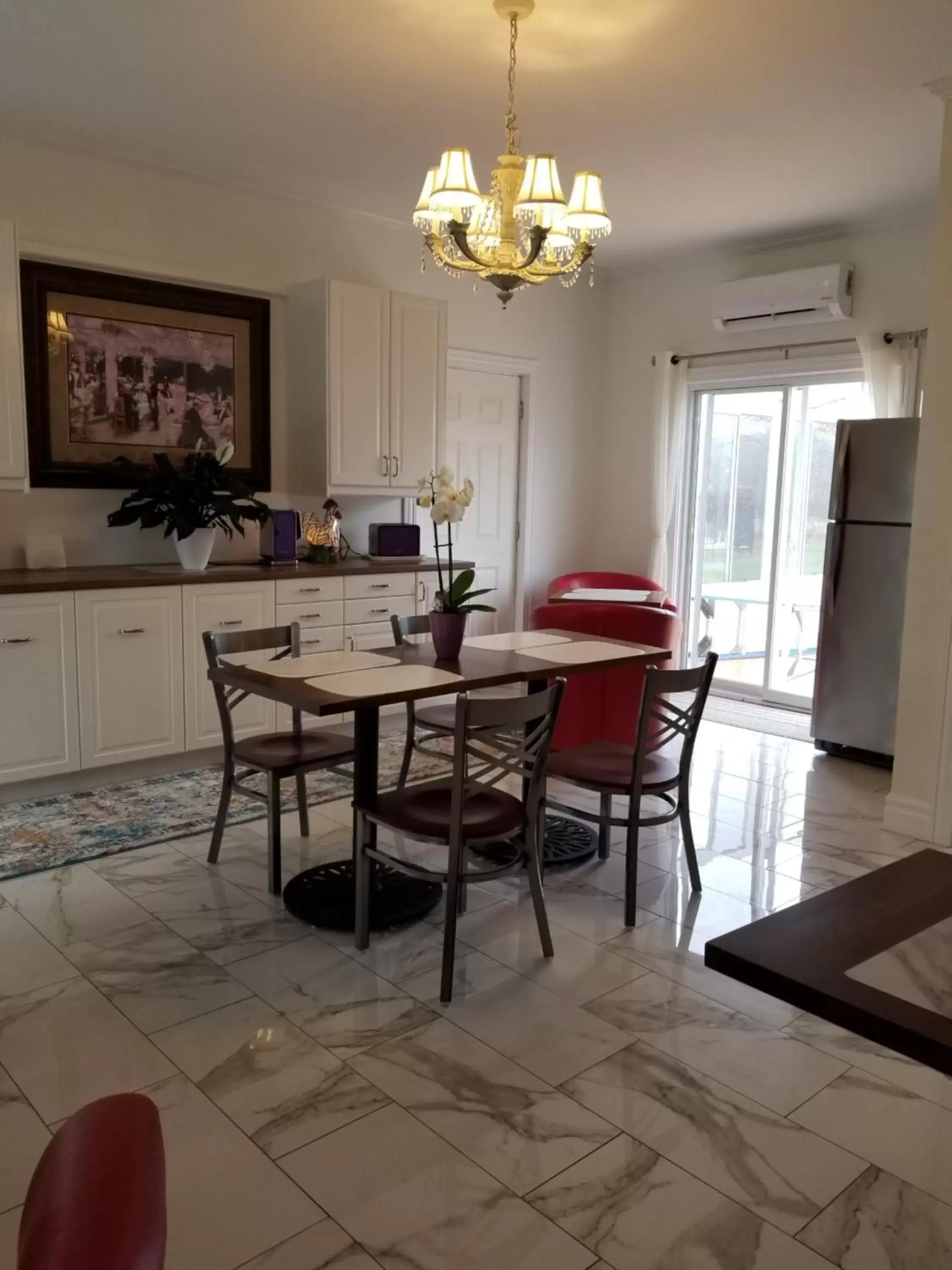 Dining Area in The Parrsboro Mansion Inn