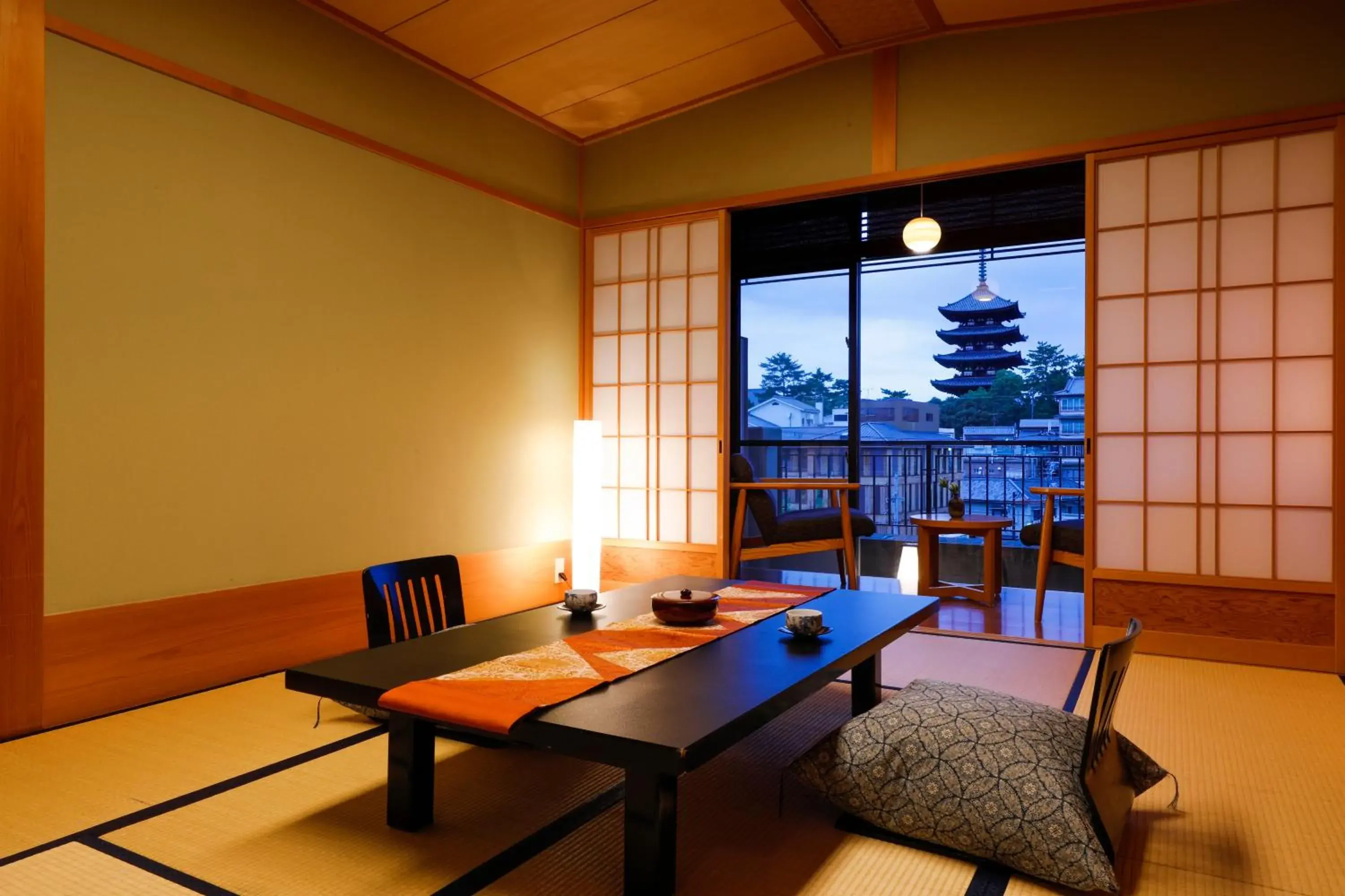 Photo of the whole room, Dining Area in Asukasou Hotel