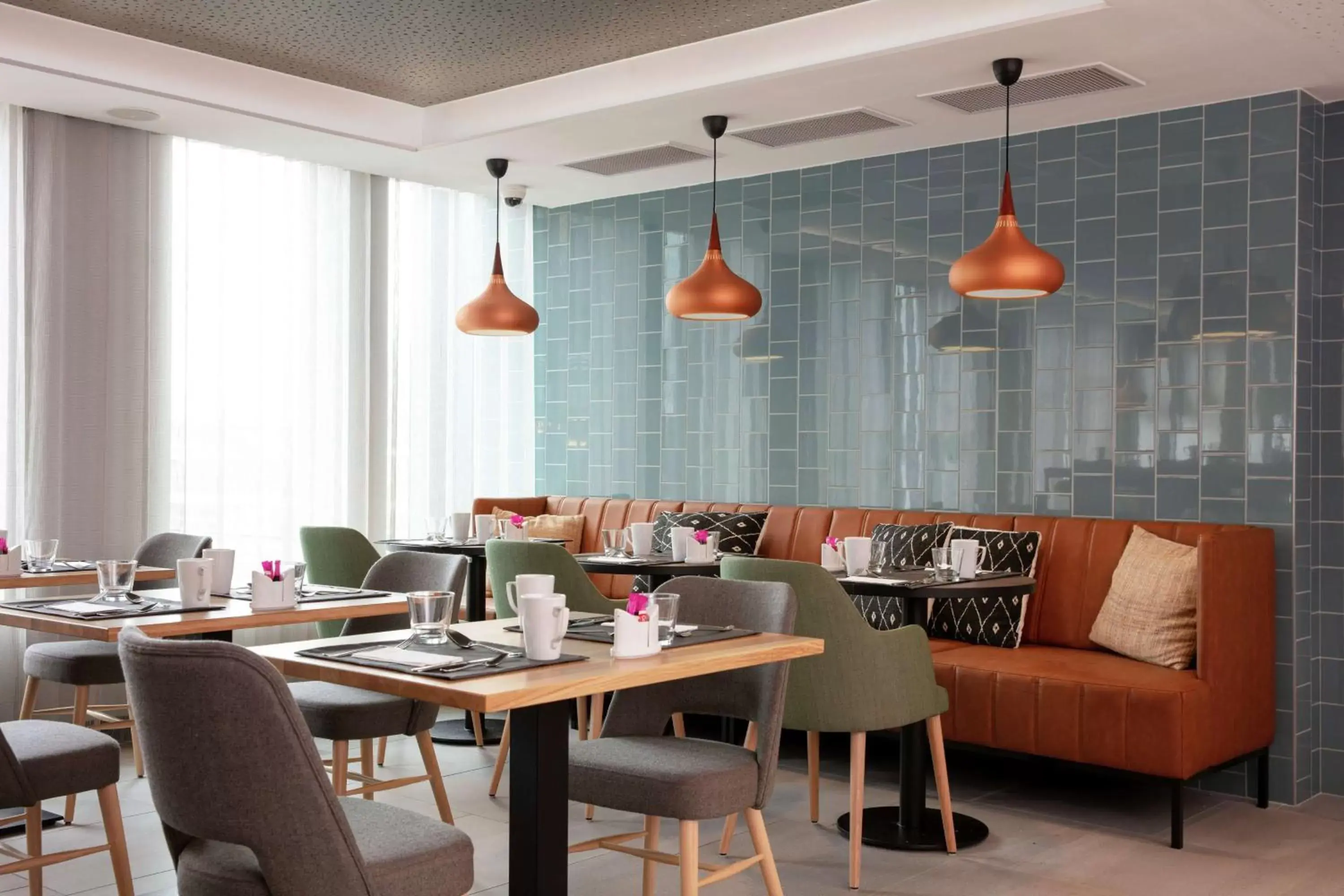Restaurant/Places to Eat in Hilton Garden Inn Paris Orly Airport