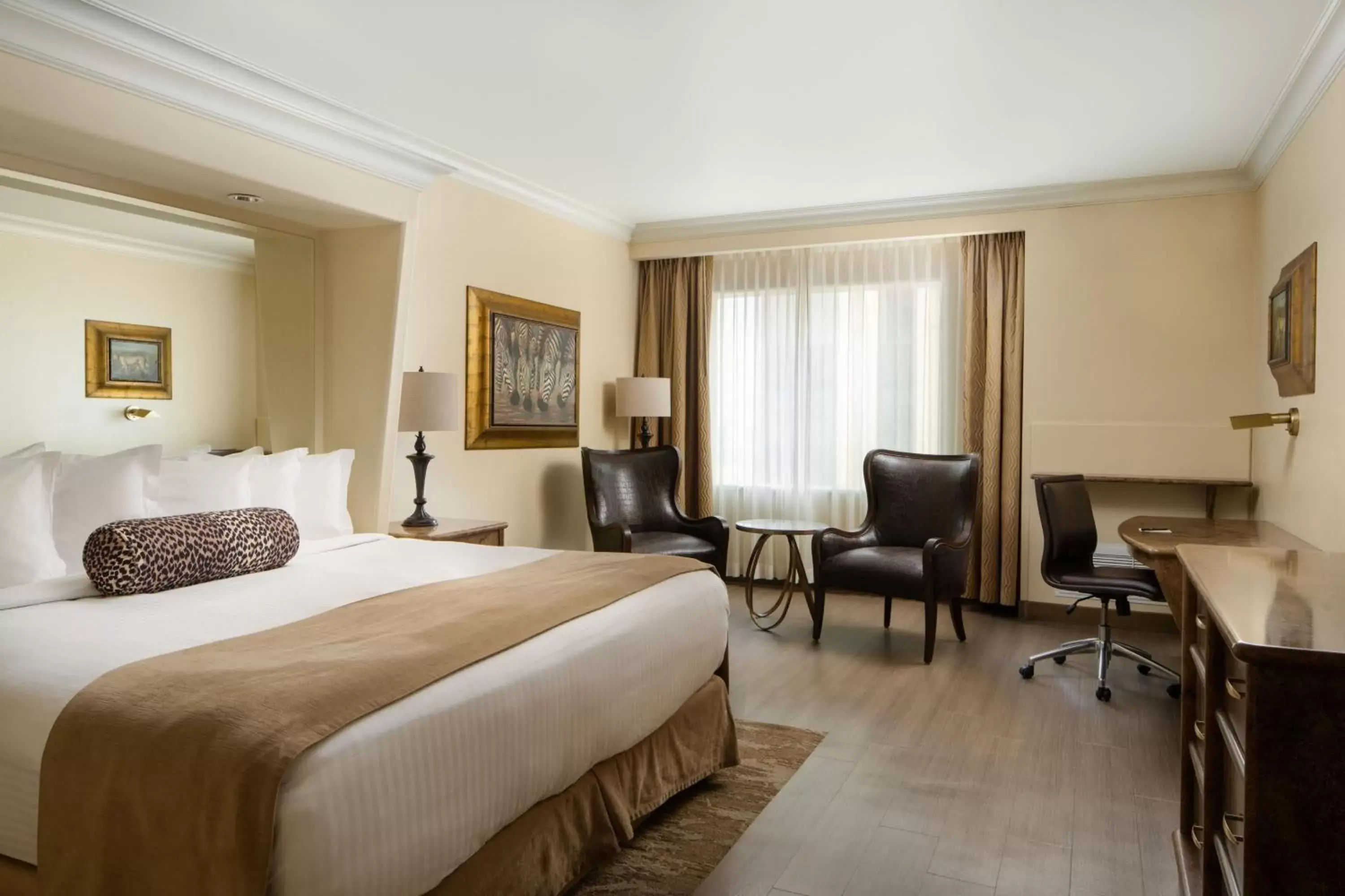Photo of the whole room, Bed in The Davenport Tower, Autograph Collection Photo of the whole room, Bed in The Davenport Tower, Autograph Collection