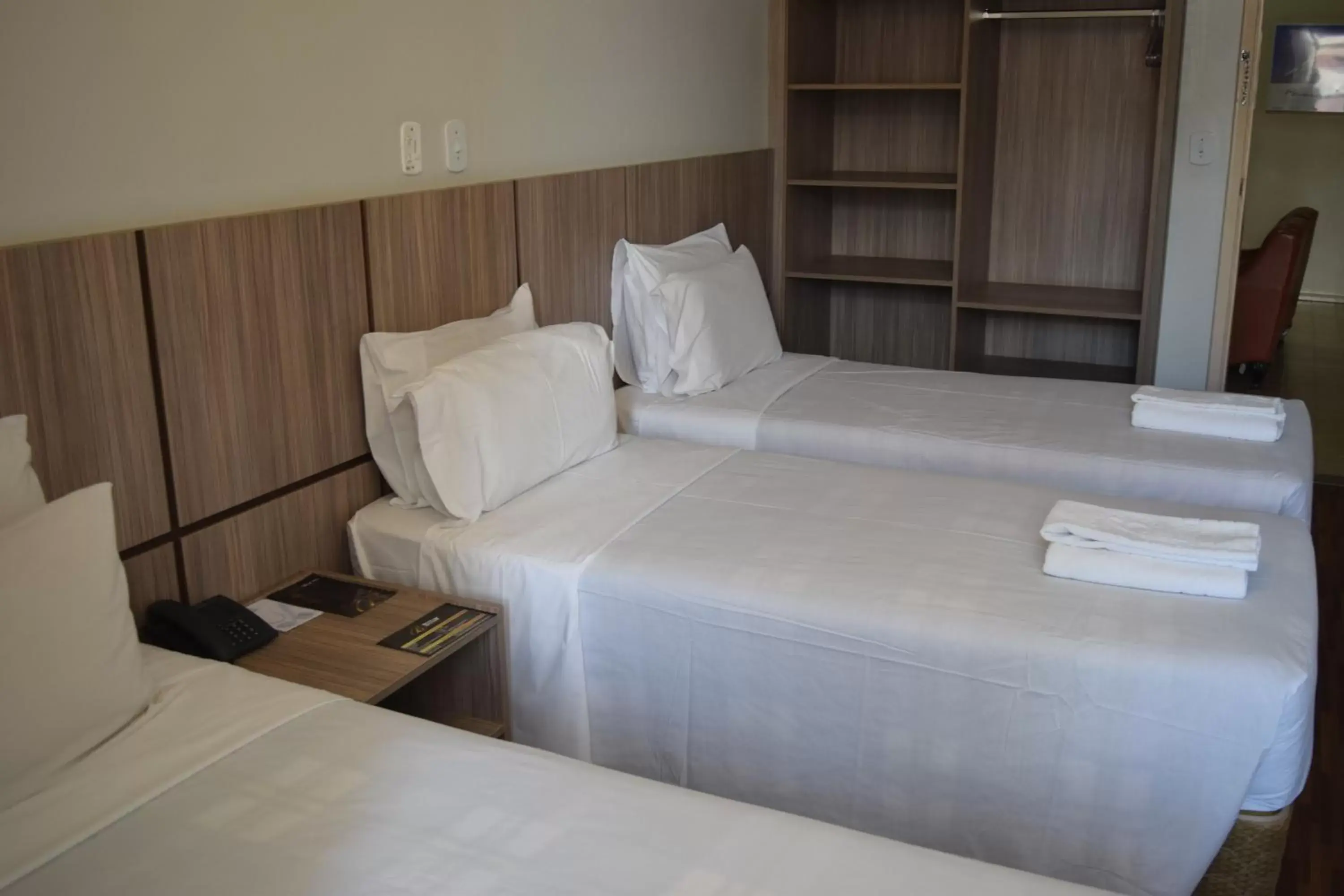 Standard Triple Room in Bittar Inn Standard Triple Room in Bittar Inn