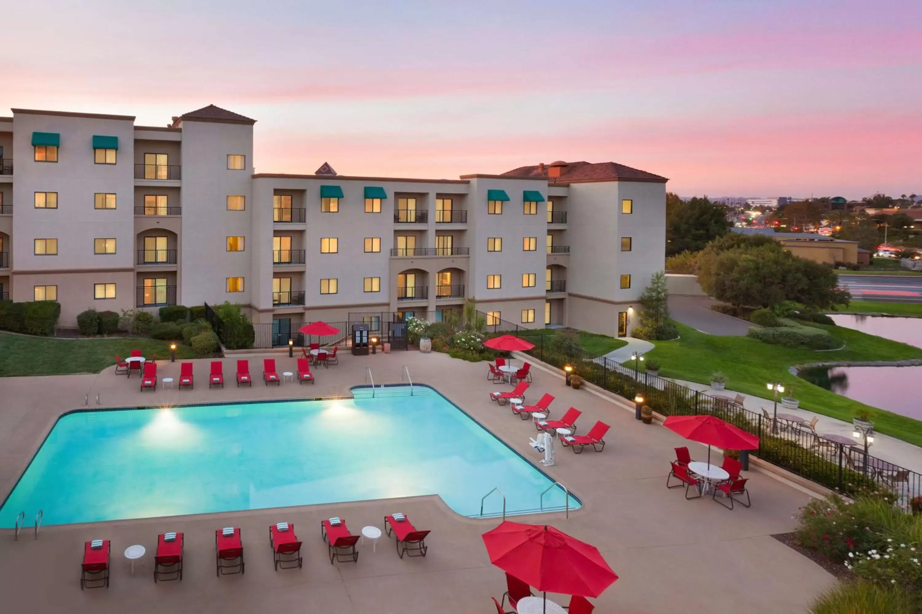 Property building, Pool View in Embassy Suites by Hilton Temecula Valley Wine Country