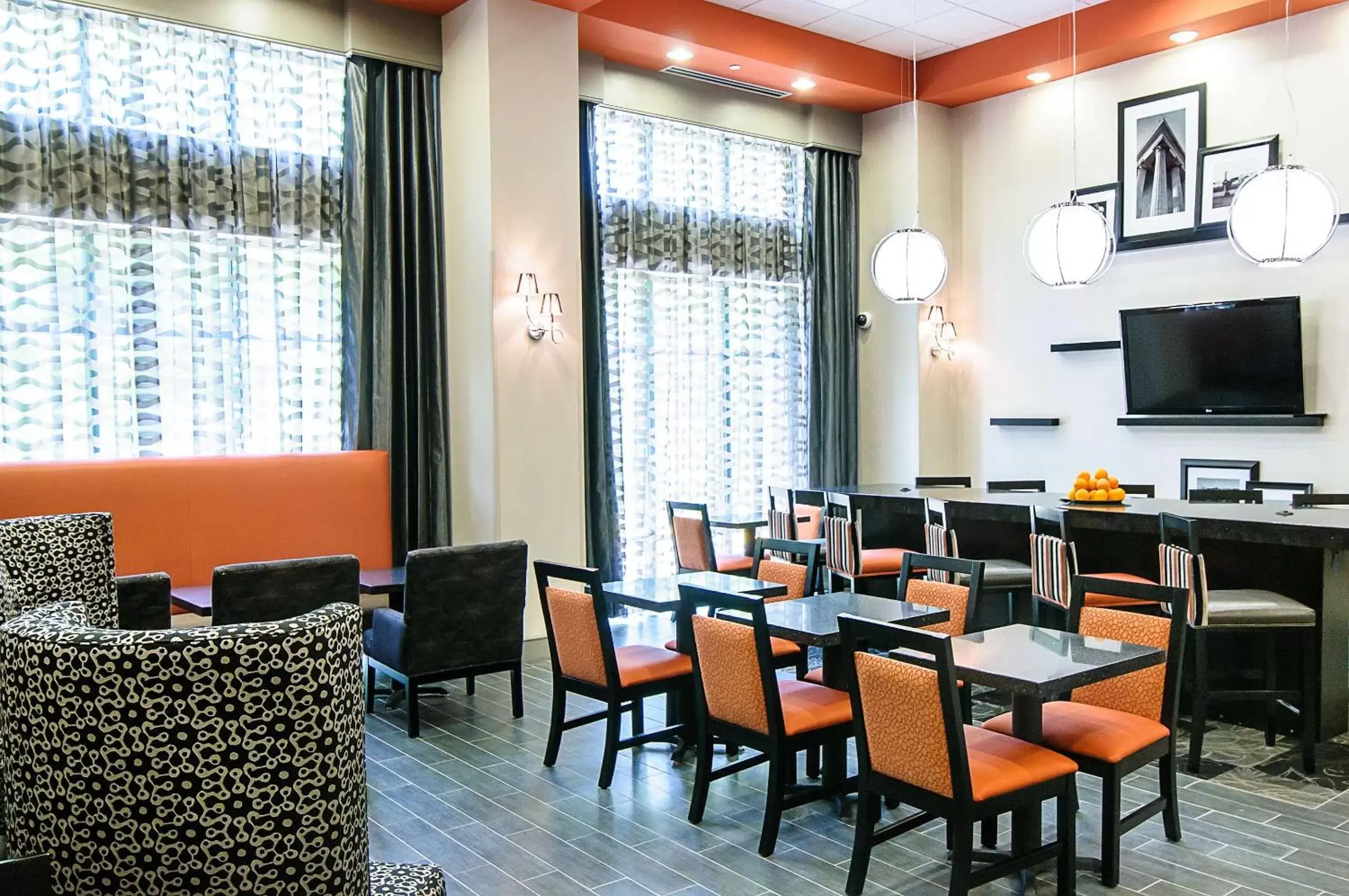 Lobby or reception, Restaurant/Places to Eat in Hampton Inn Stafford / Quantico-Aquia