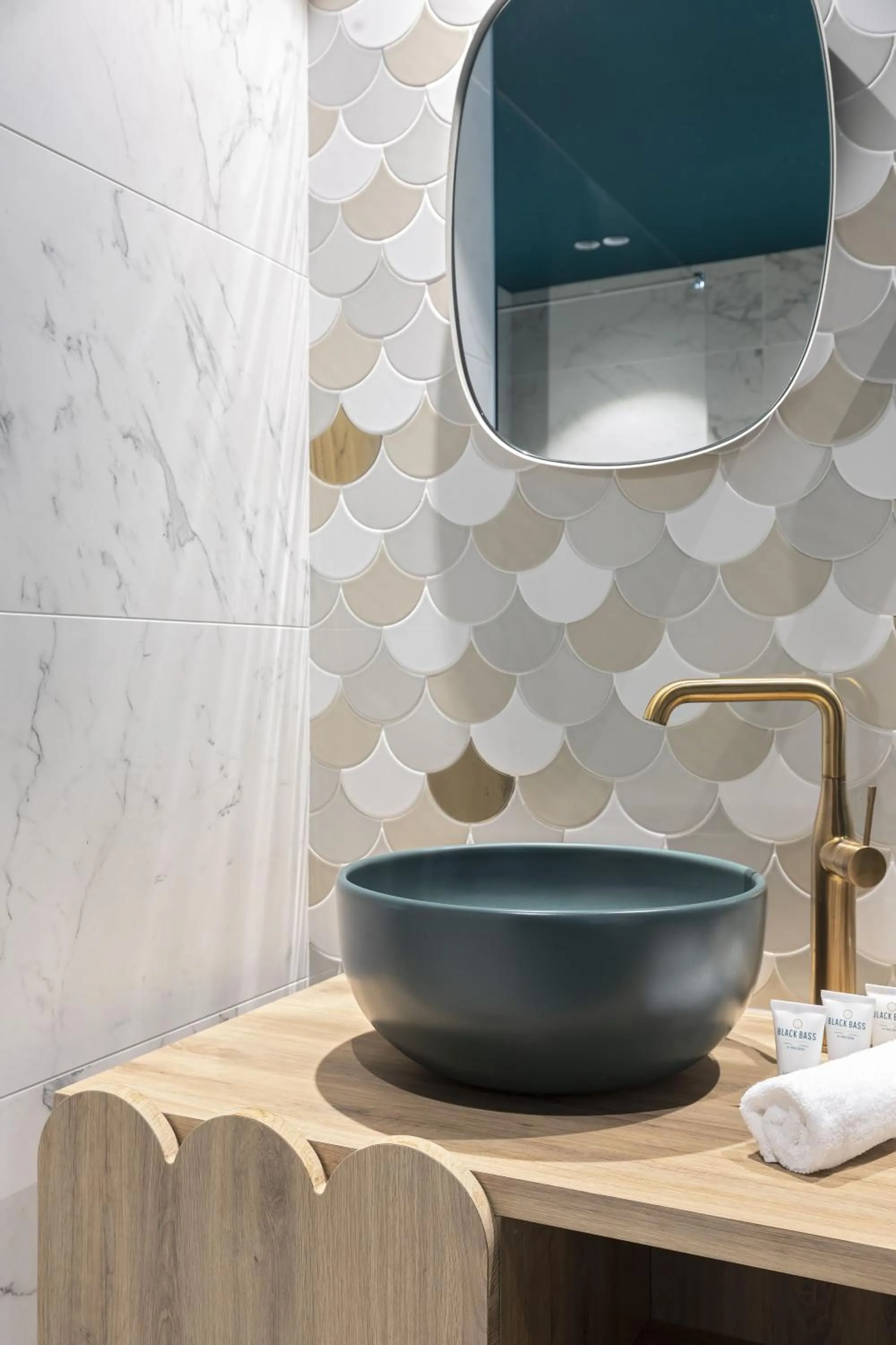 Bathroom in Black Bass Hotel