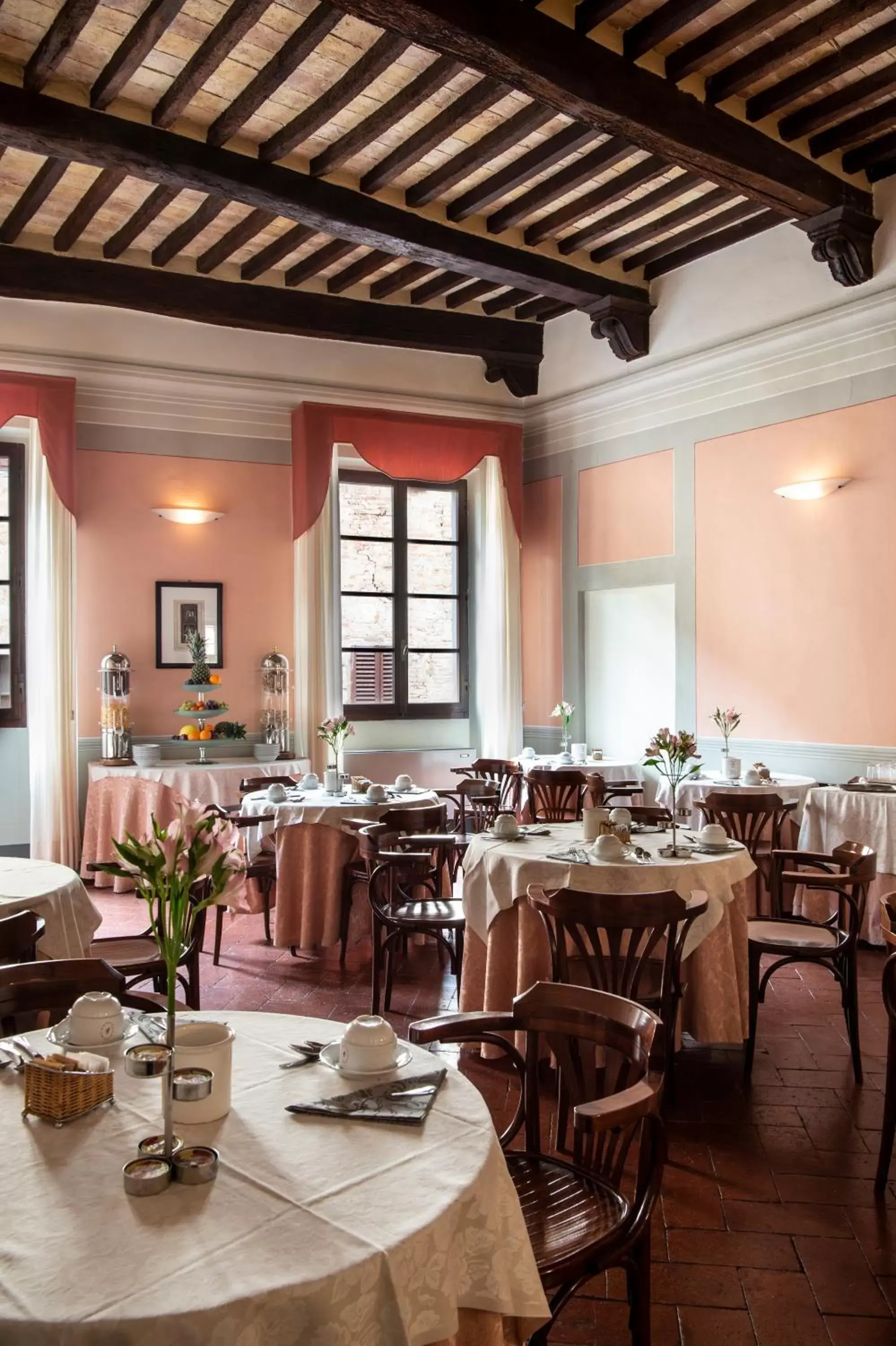 Restaurant/Places to Eat in Hotel L'Antico Pozzo